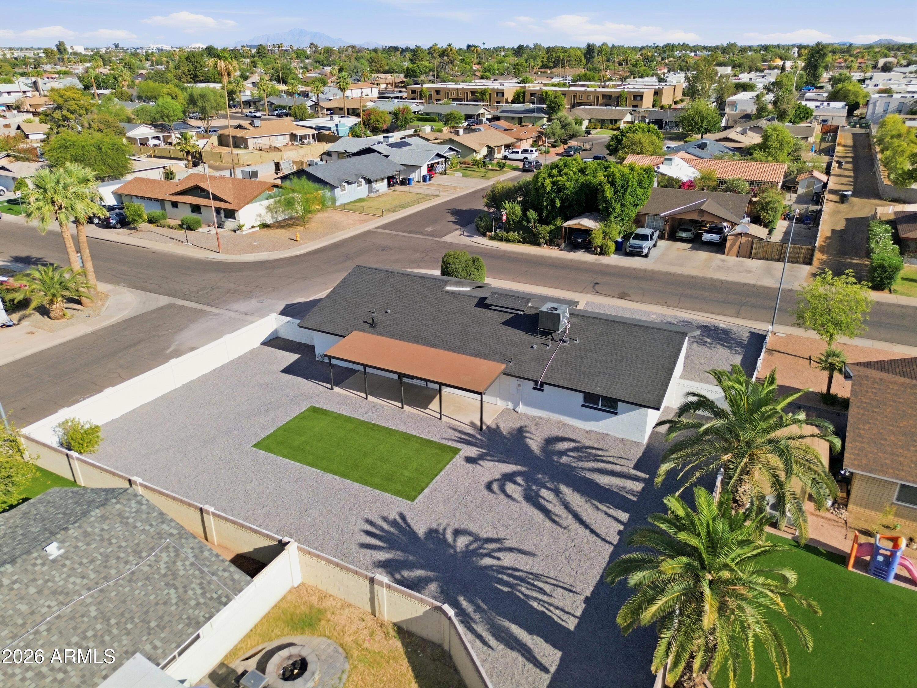 890 W DEL RIO Street