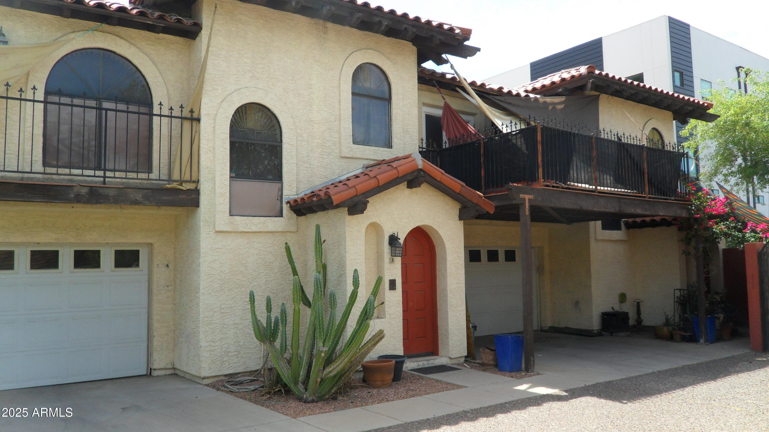 319 E CORONADO Road 1