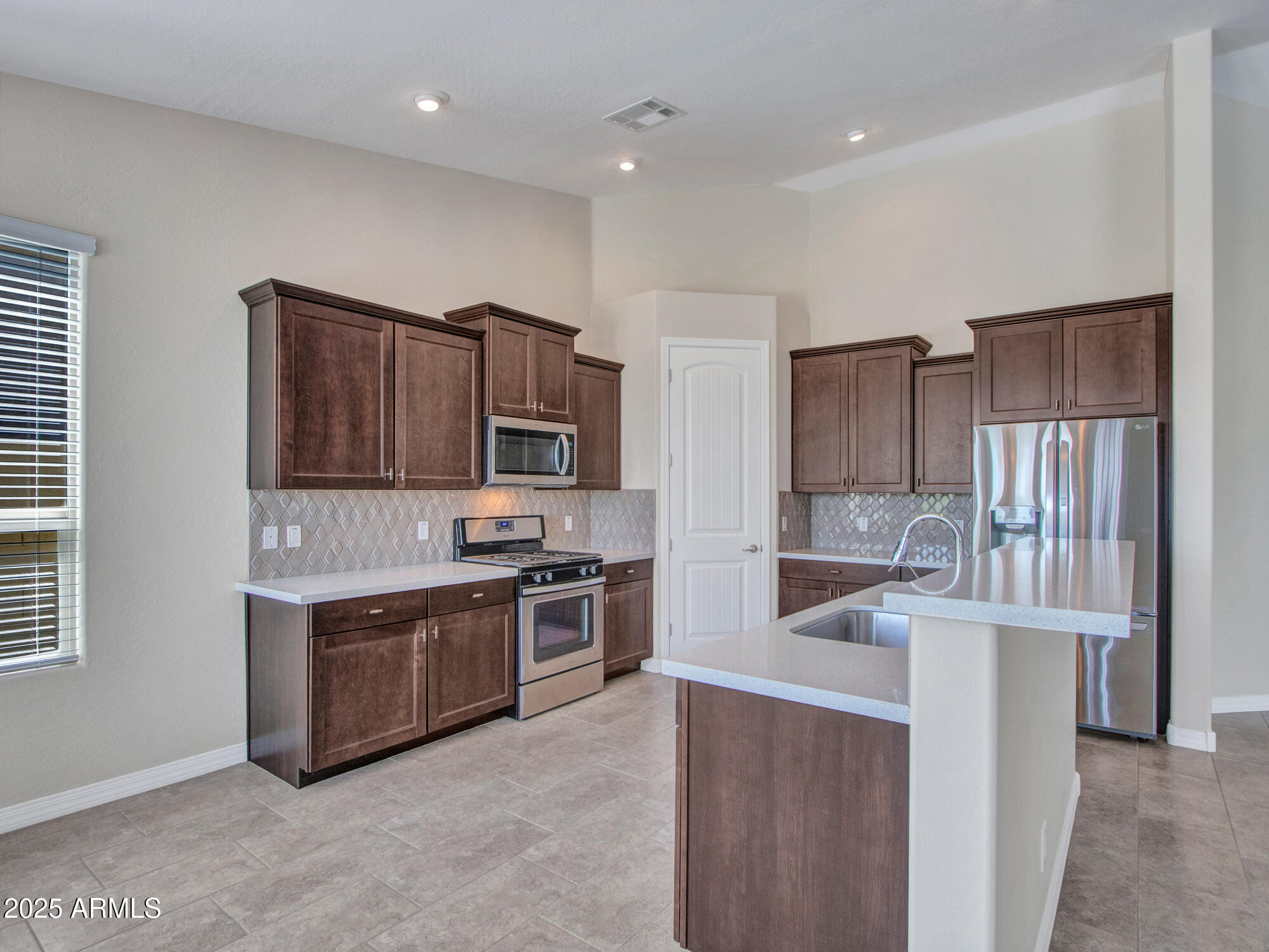 Mesa, Arizona 85212, United States, 4 Bedrooms Bedrooms, ,2 BathroomsBathrooms,Residential,Active,212846