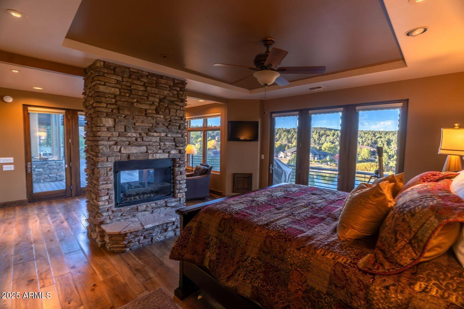 2702 E WILD ROSE Circle