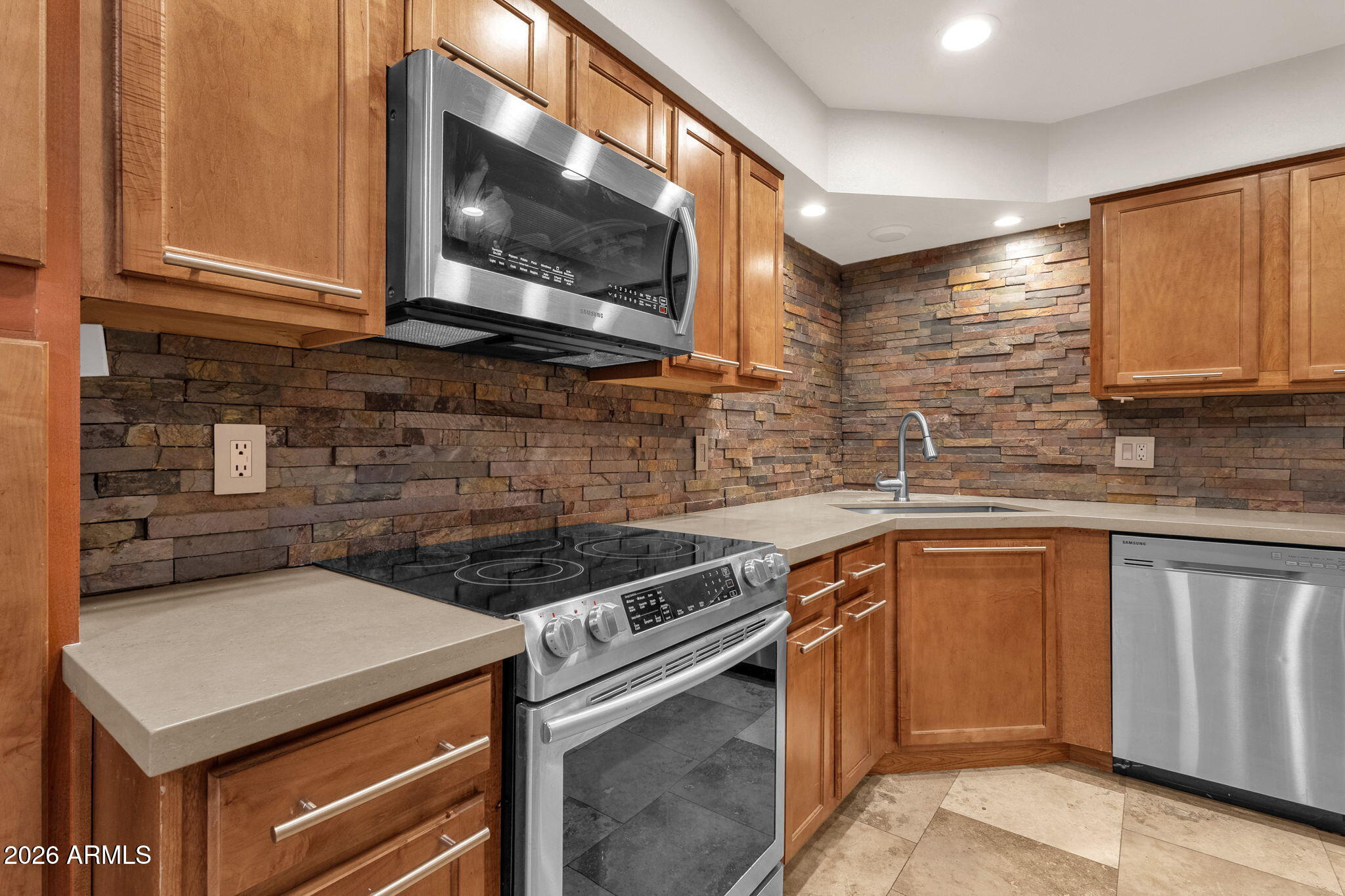 8787 E MOUNTAIN VIEW Road 1123