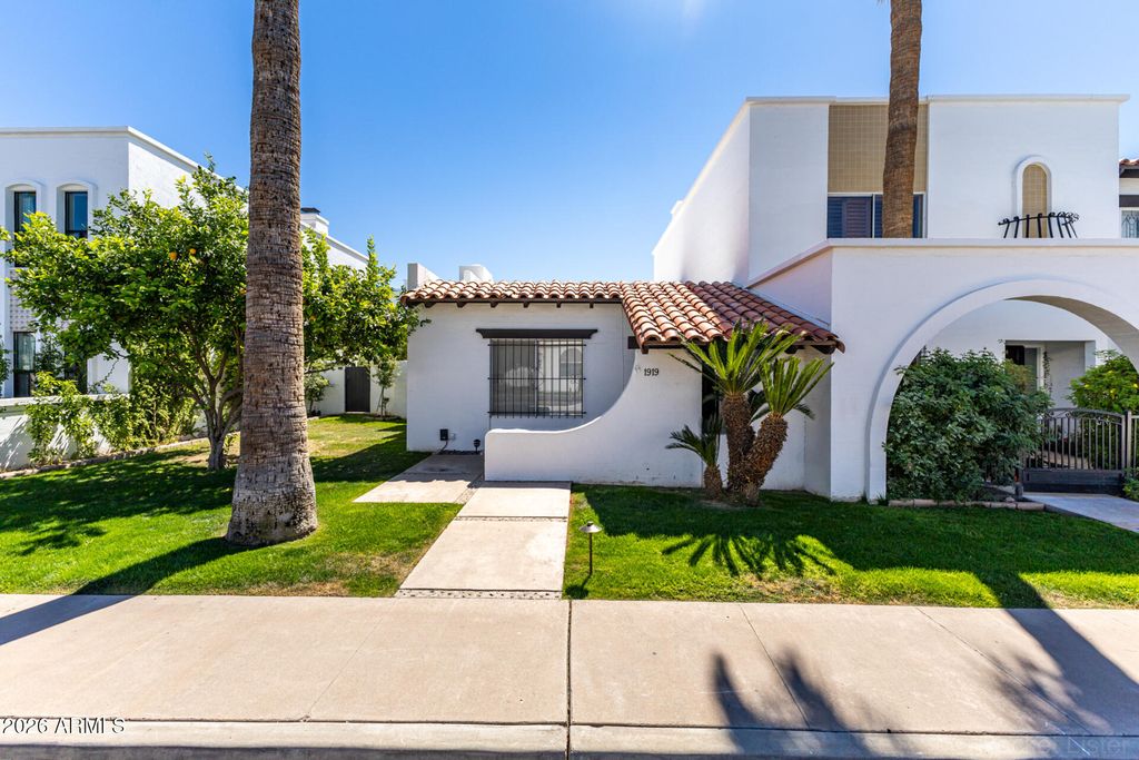 Photo of 1919 E Medlock Drive, Phoenix, AZ 85016 (MLS # 7001188)