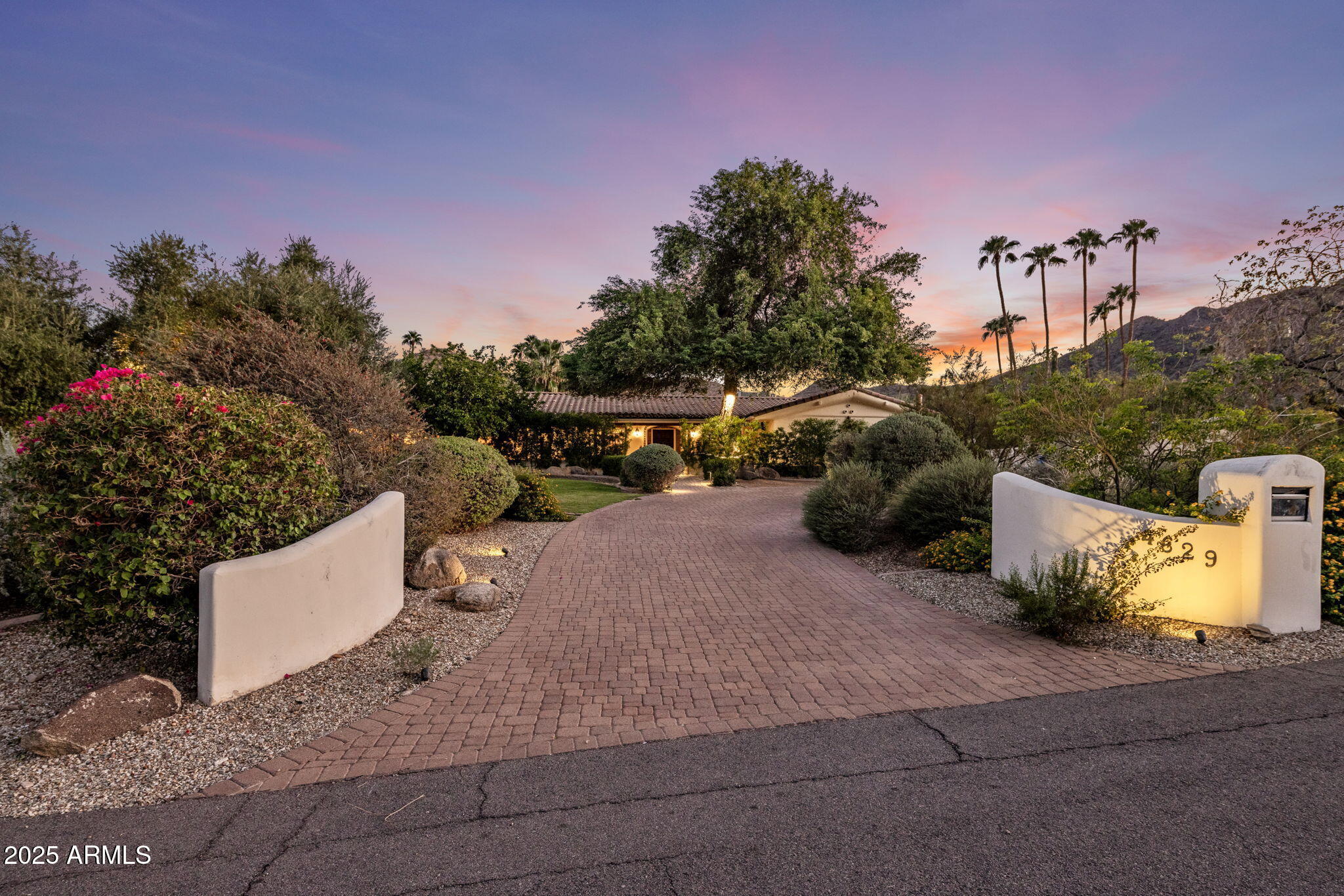 4629 E SUNSET Drive