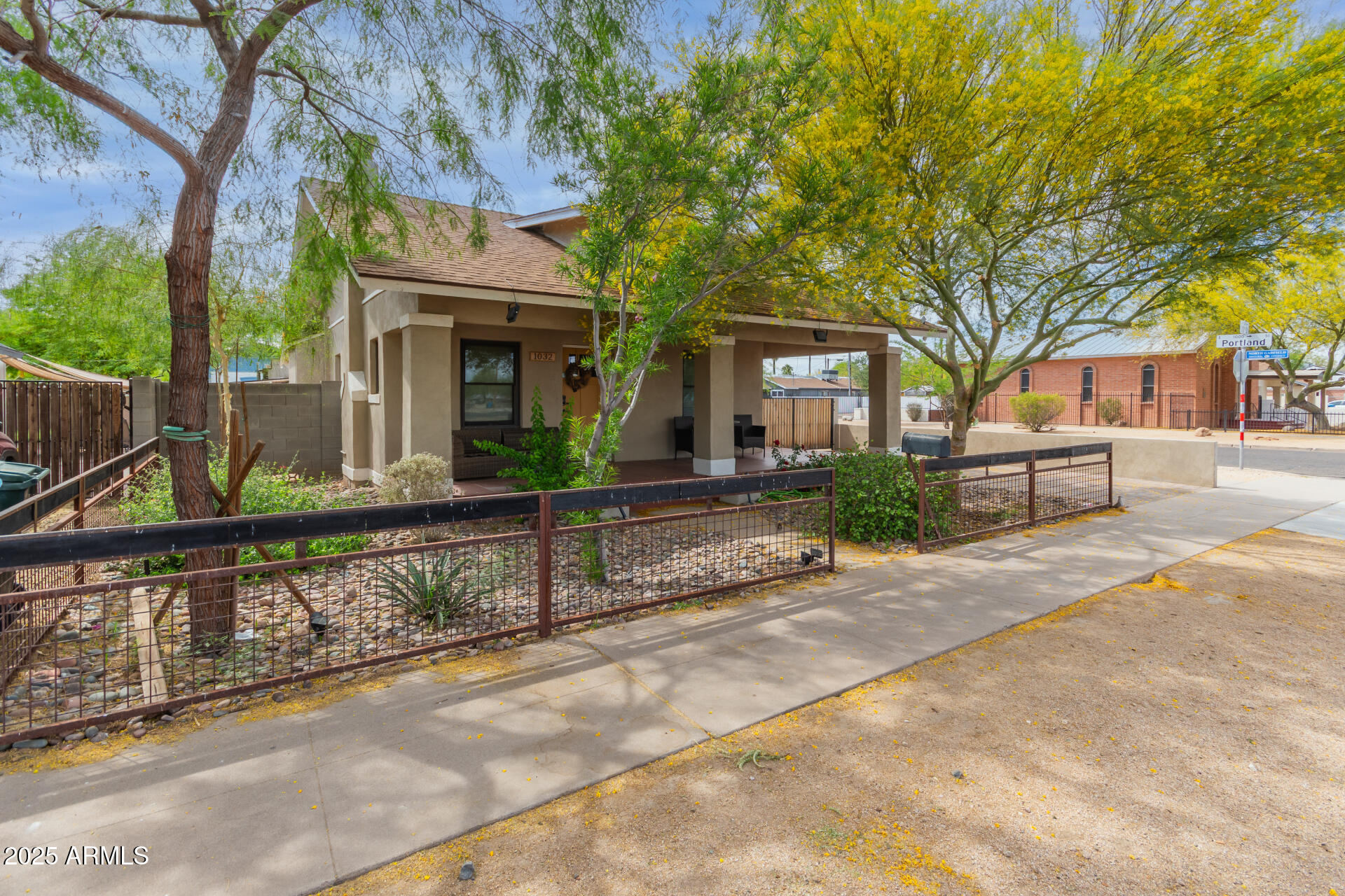 1032 N 10TH Street