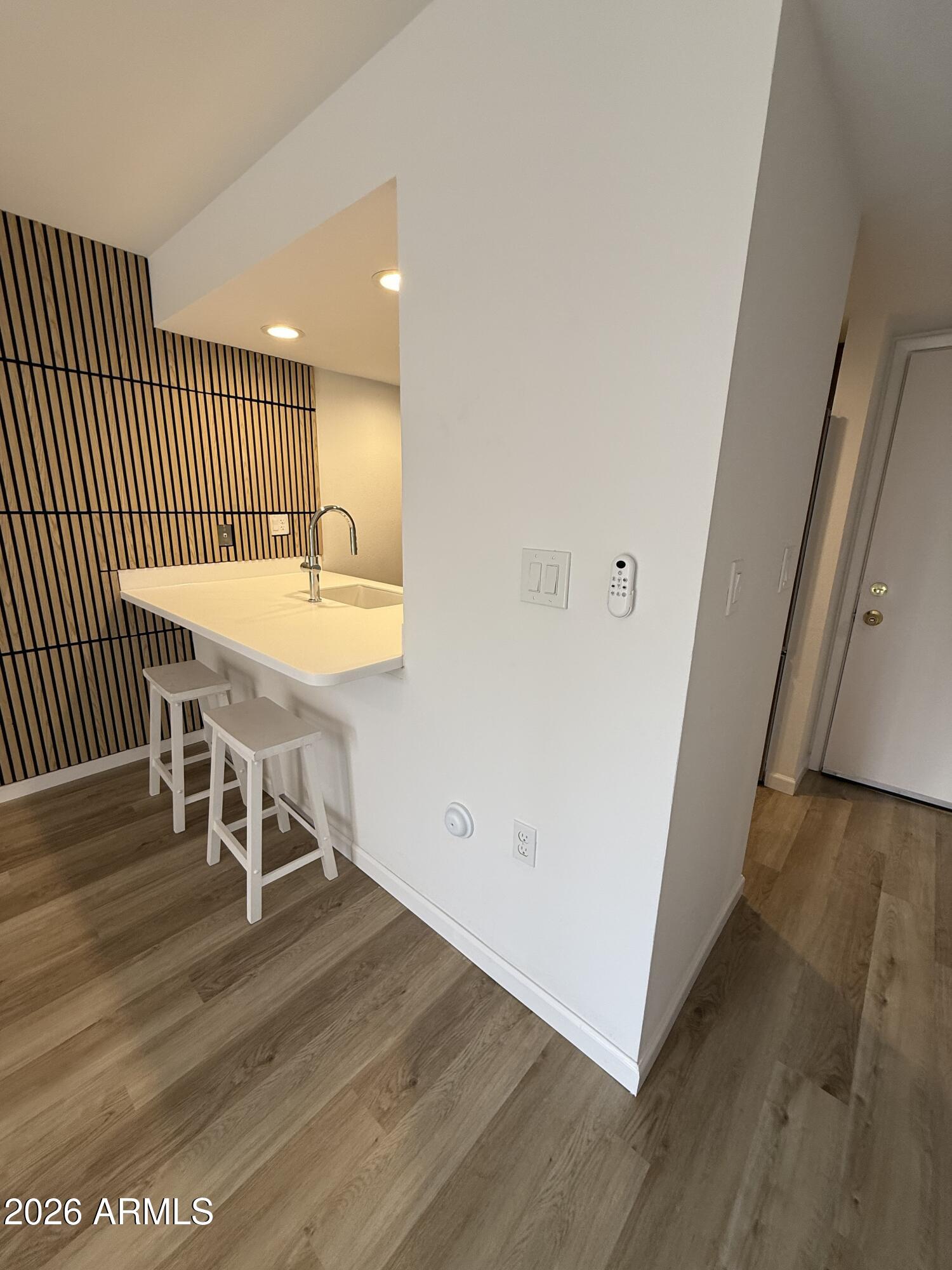 3033 E DEVONSHIRE Avenue 1001