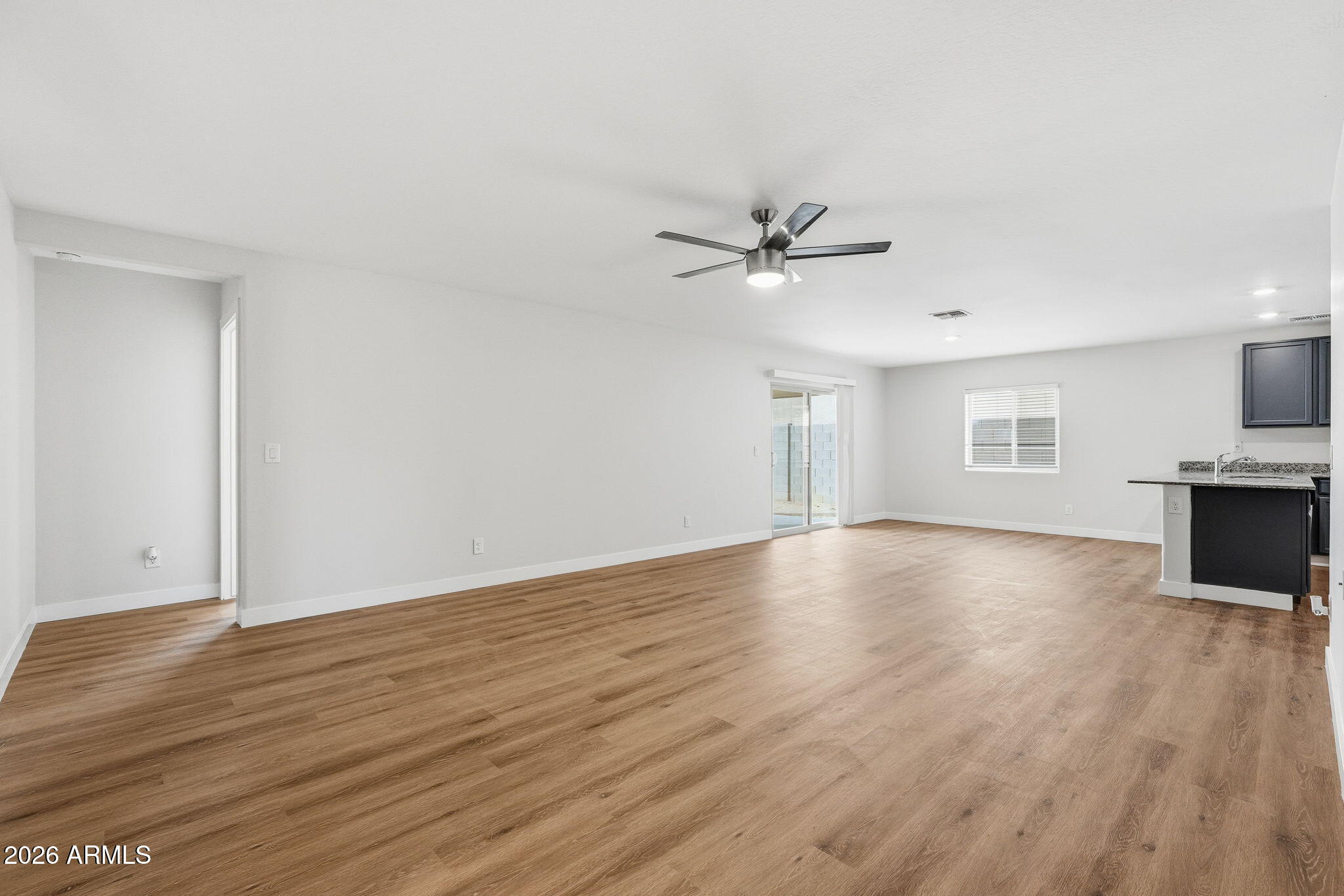 565 W BLACK HAWK Place