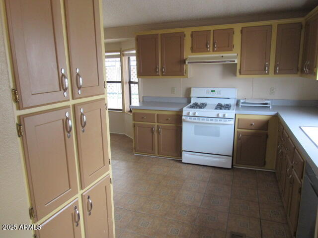 3411 S CAMINO SECO -- 443