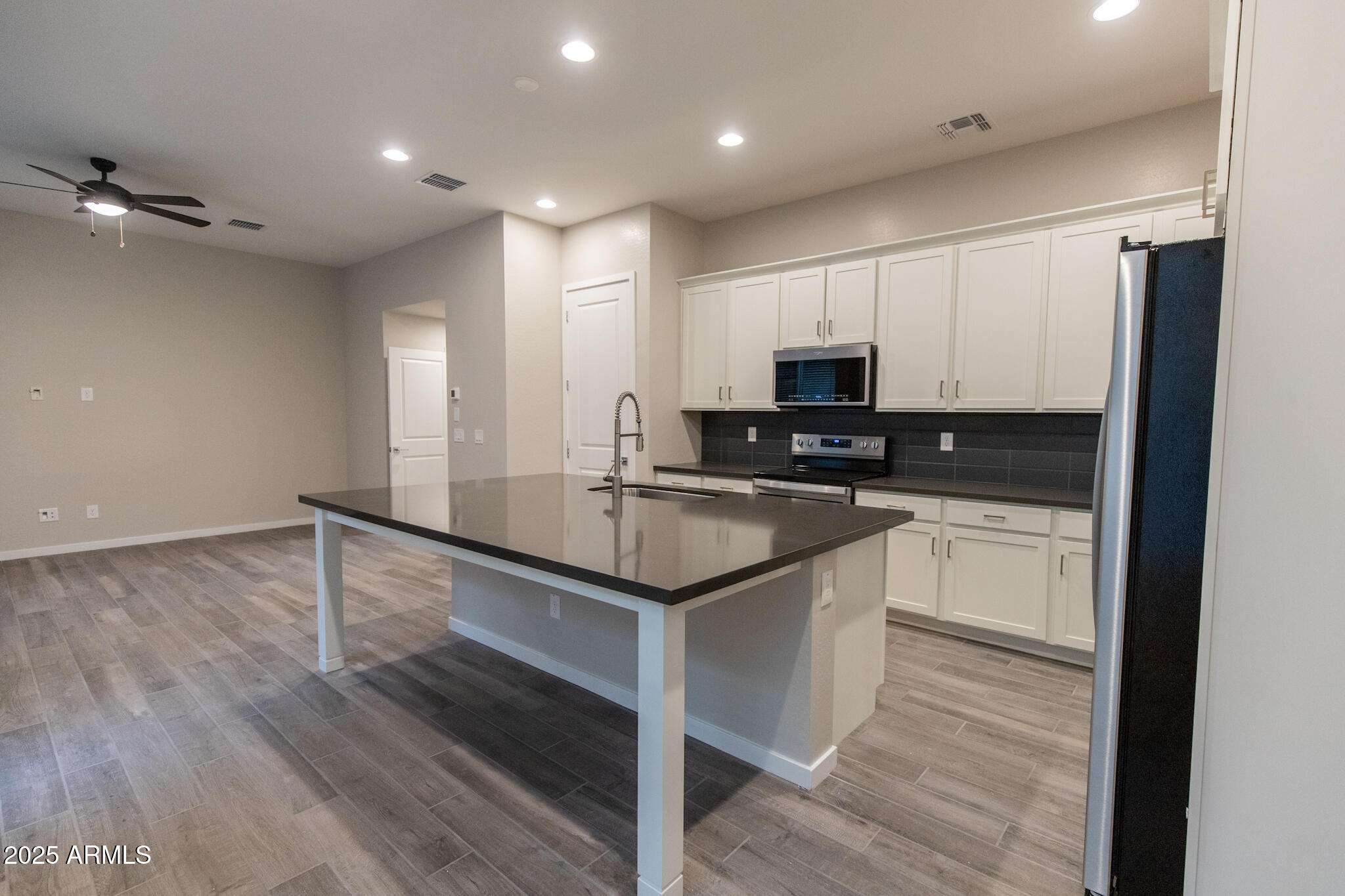 901 S Smith Road 1017