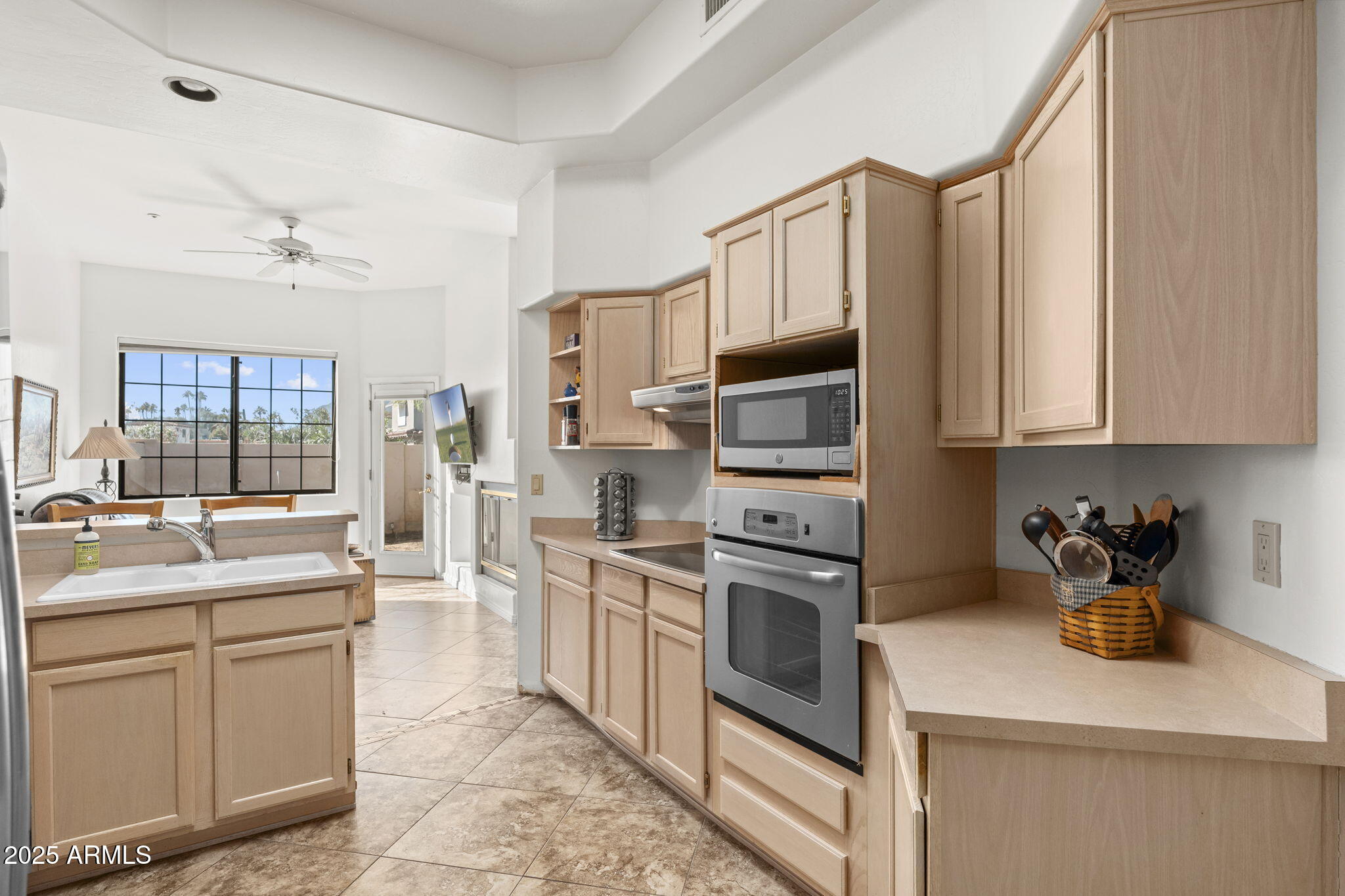 7955 E CHAPARRAL Road 52