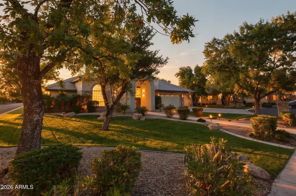 Photo of 8351 S Homestead Lane, Tempe, AZ 85284 (MLS # 6965372)