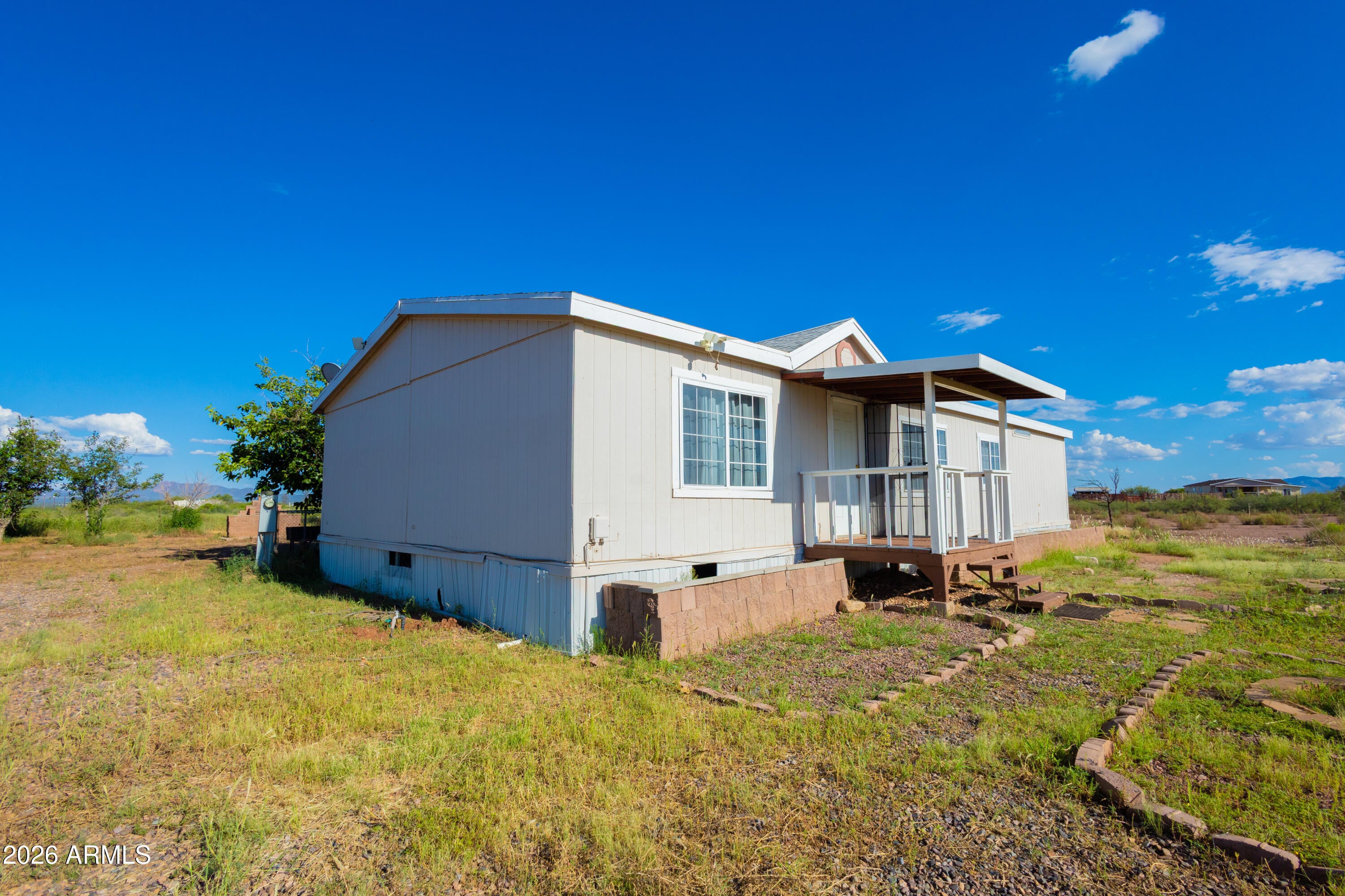 4585 N VALLEY VISTA Avenue