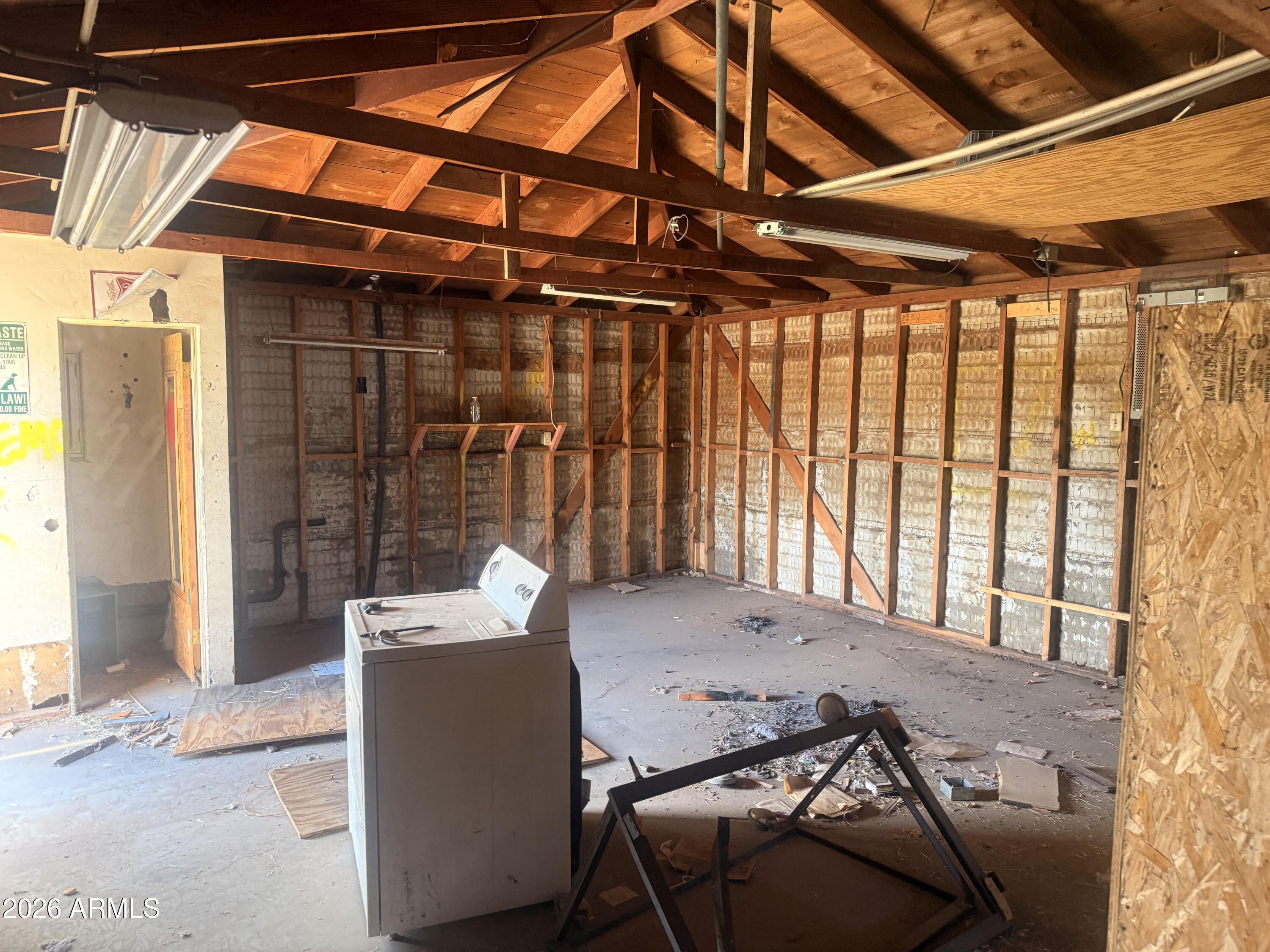 1917 W WHITTON Avenue