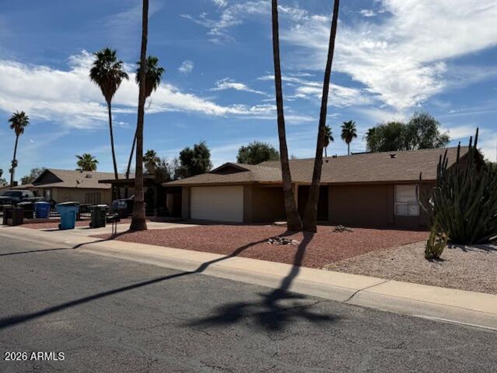 Photo of 10313 W Calle De Edens, Phoenix, AZ 85037 (MLS # 7002035)