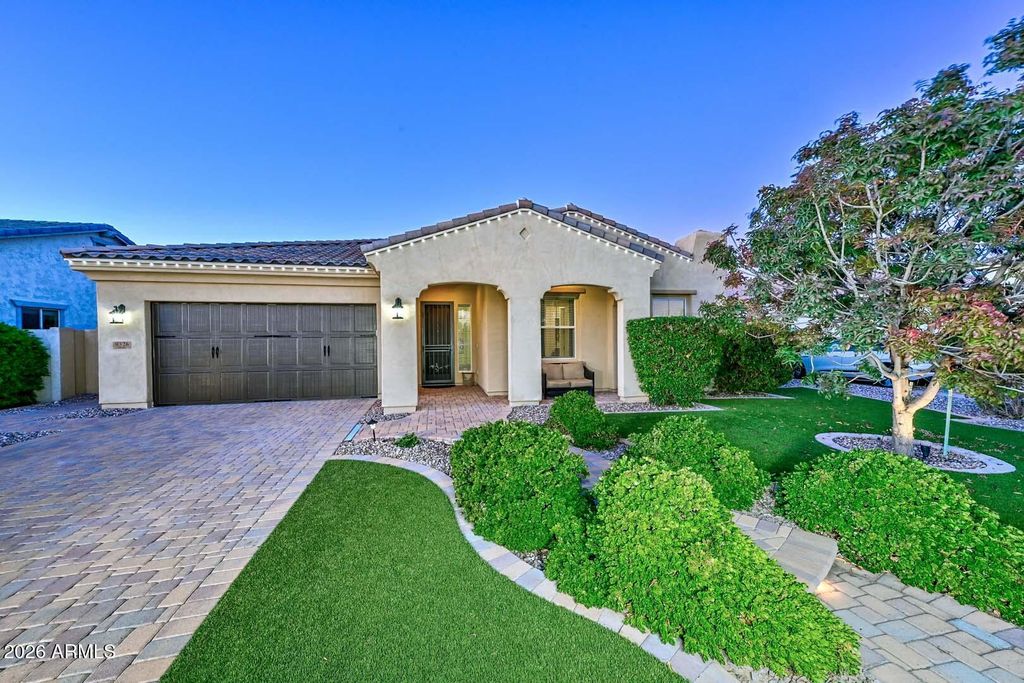 Photo of 9326 W Daley Lane, Peoria, AZ 85383 (MLS # 6966598)