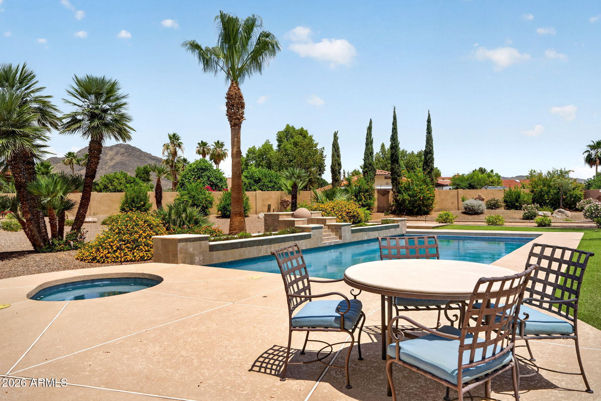 5624 W MISTY WILLOW Lane