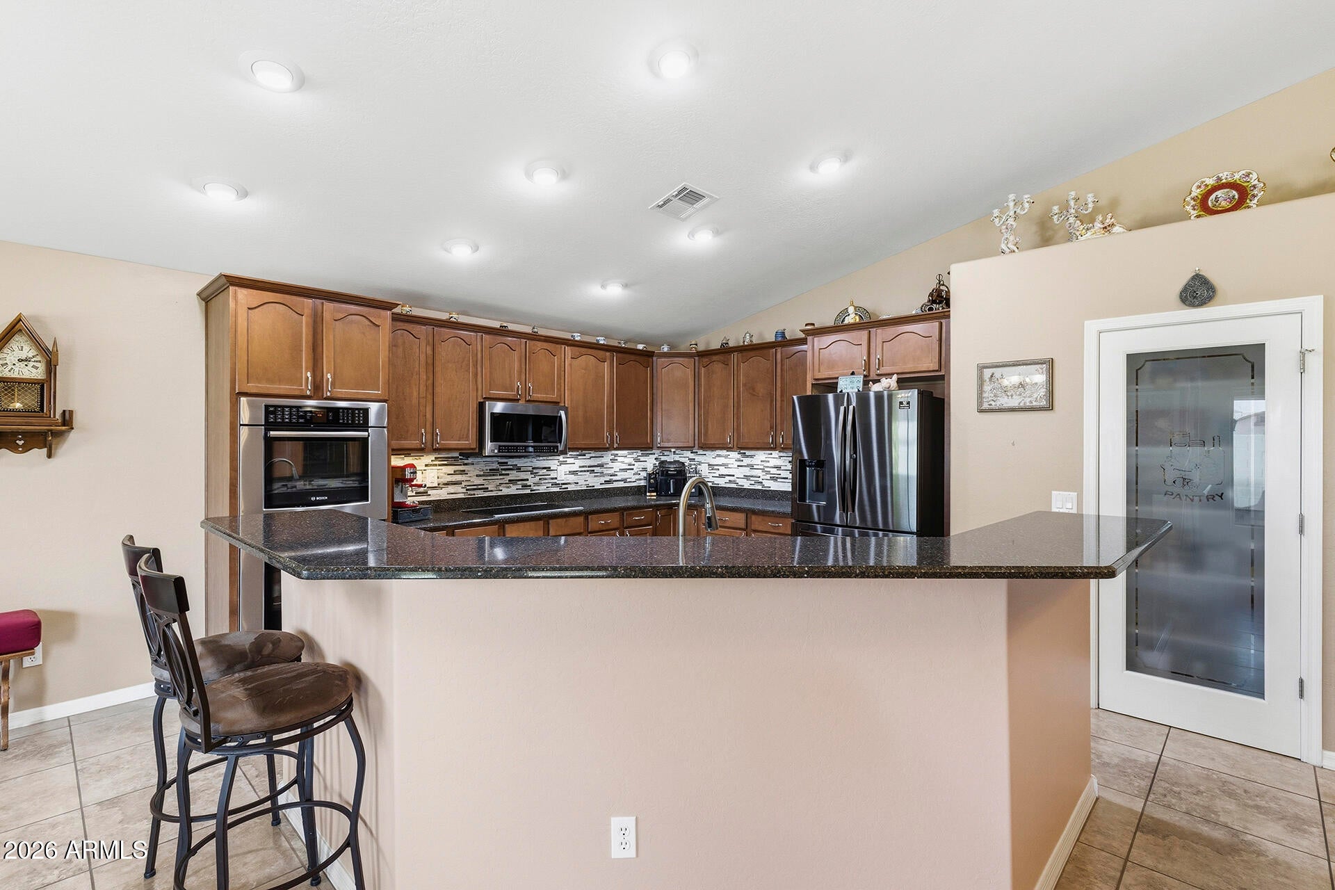 629 W DESERT VALLEY Drive