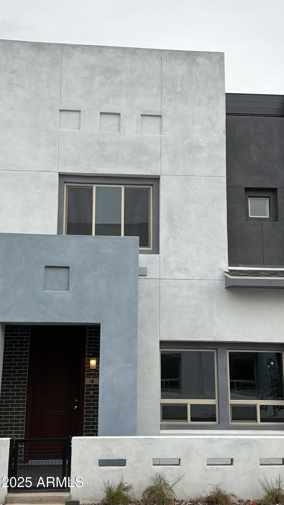 733 E Commonwealth Avenue 10