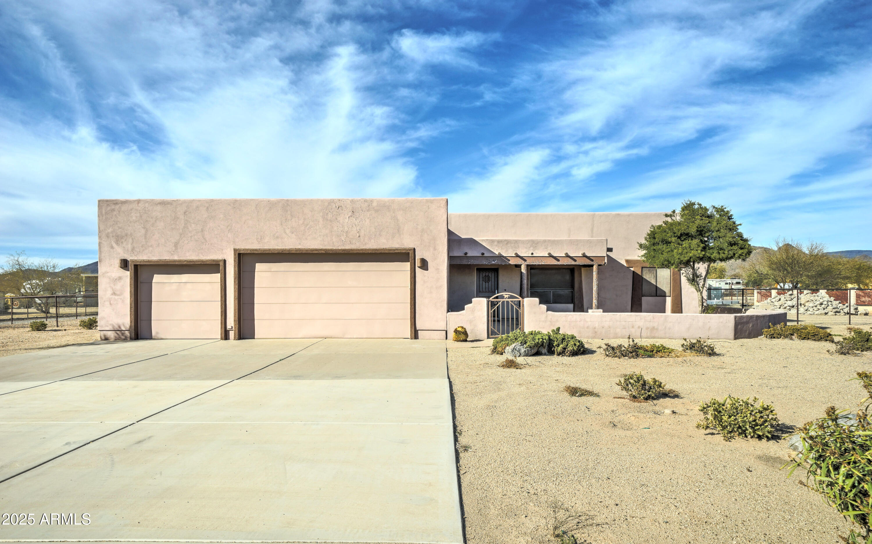 934 E CARLISE Road