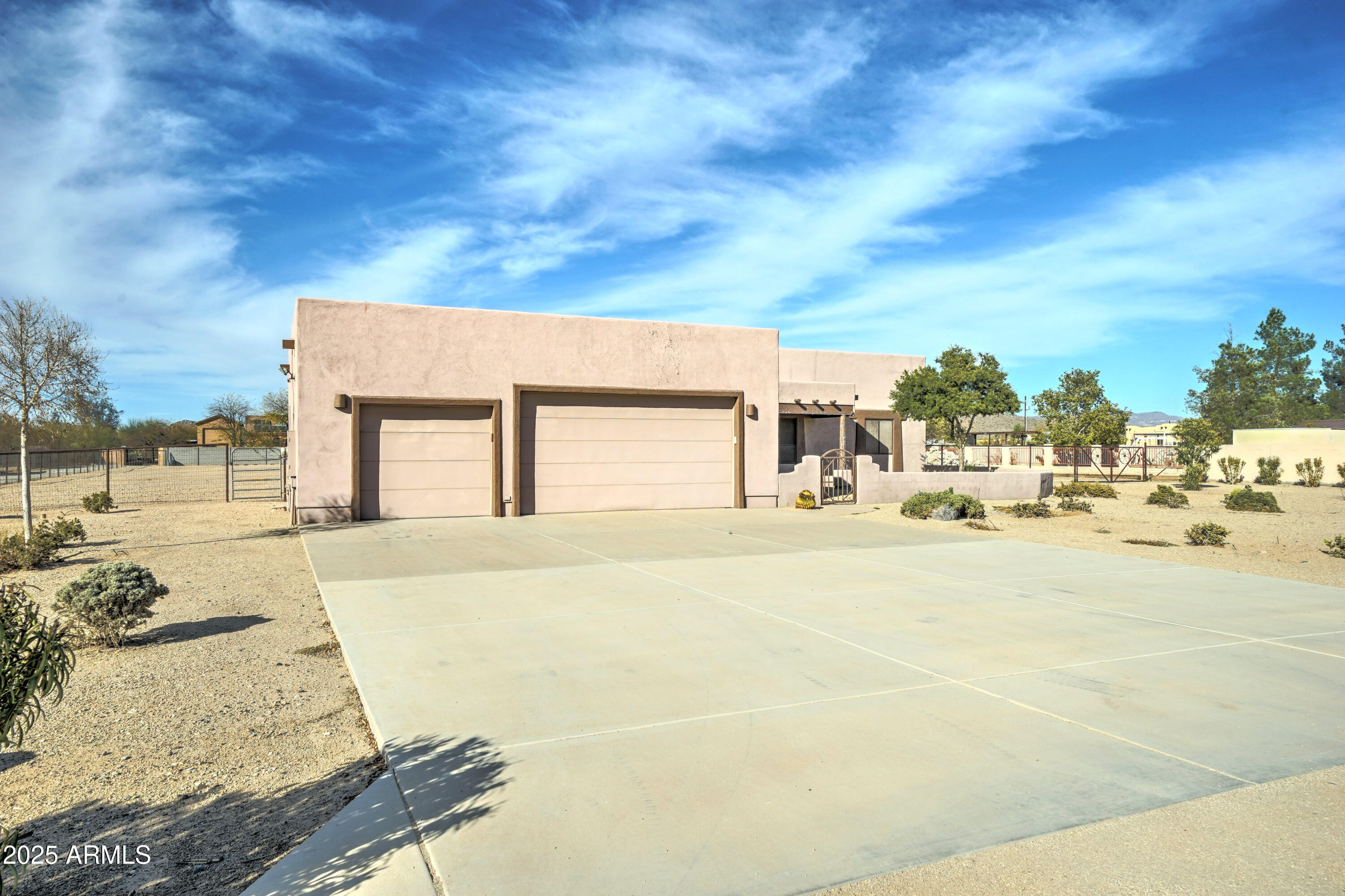 934 E CARLISE Road