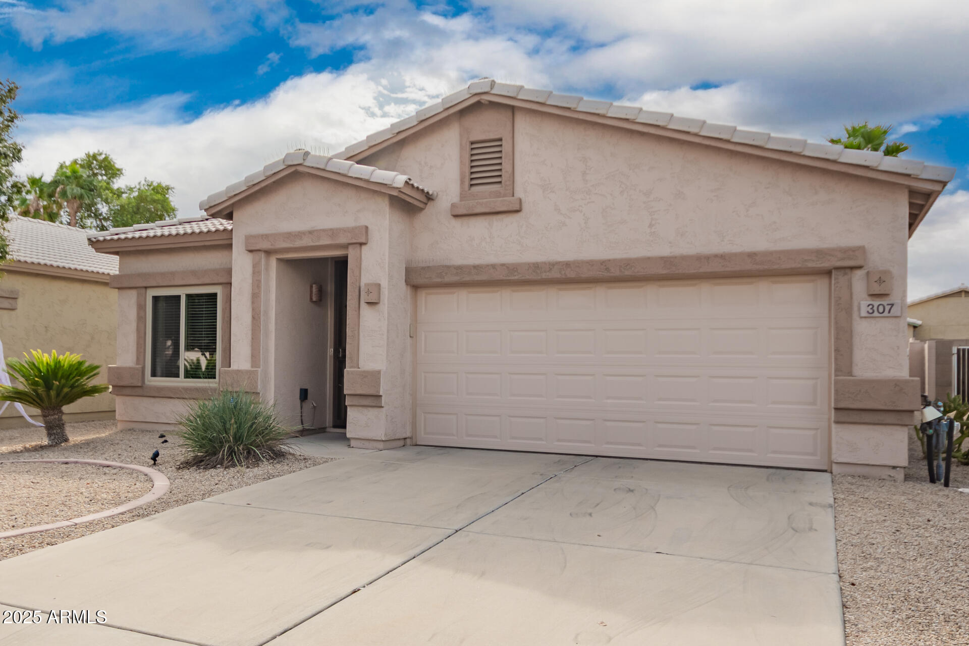 307 E CHEYENNE Road