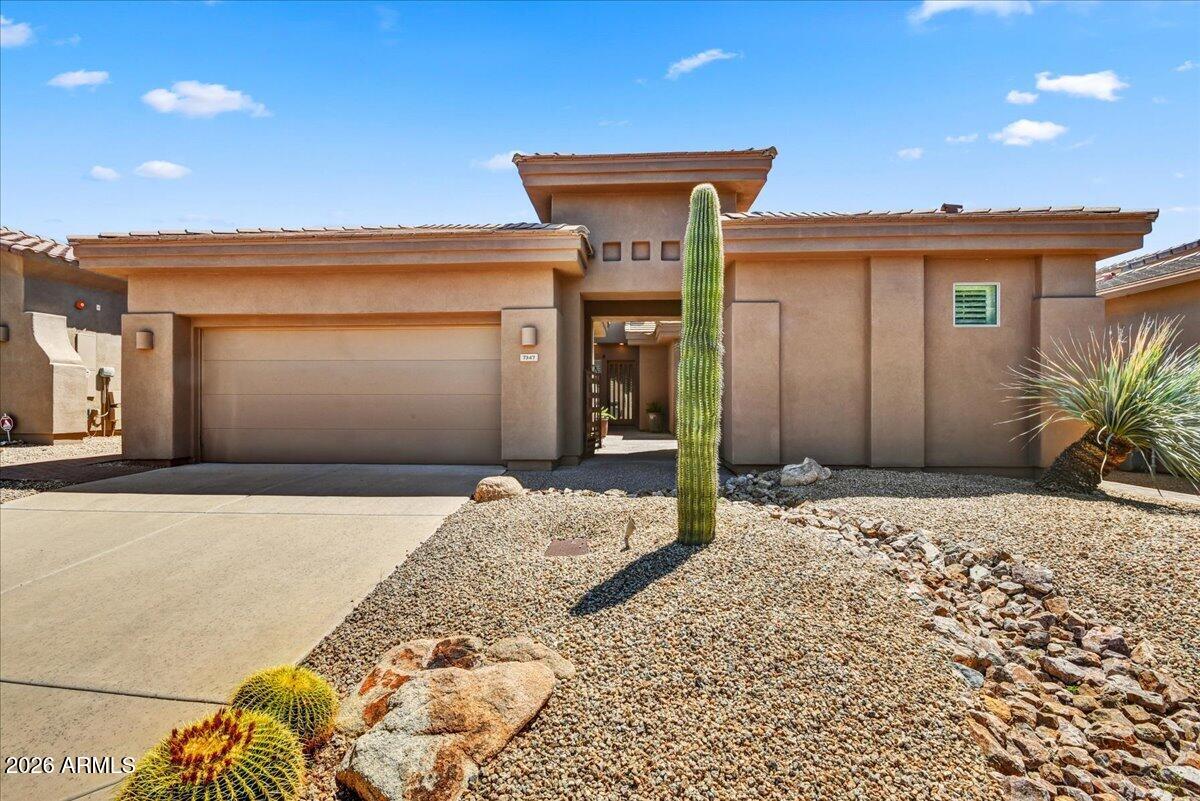 7347 E EVENING GLOW Drive