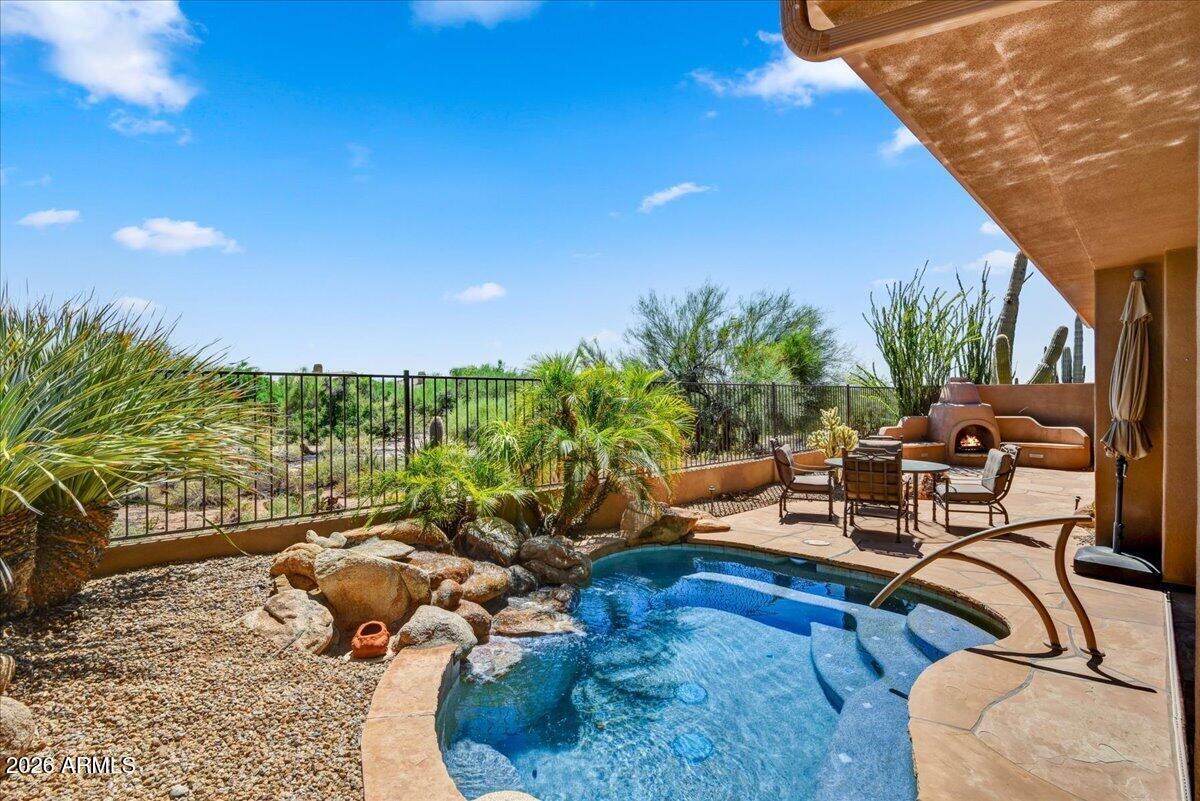 7347 E EVENING GLOW Drive