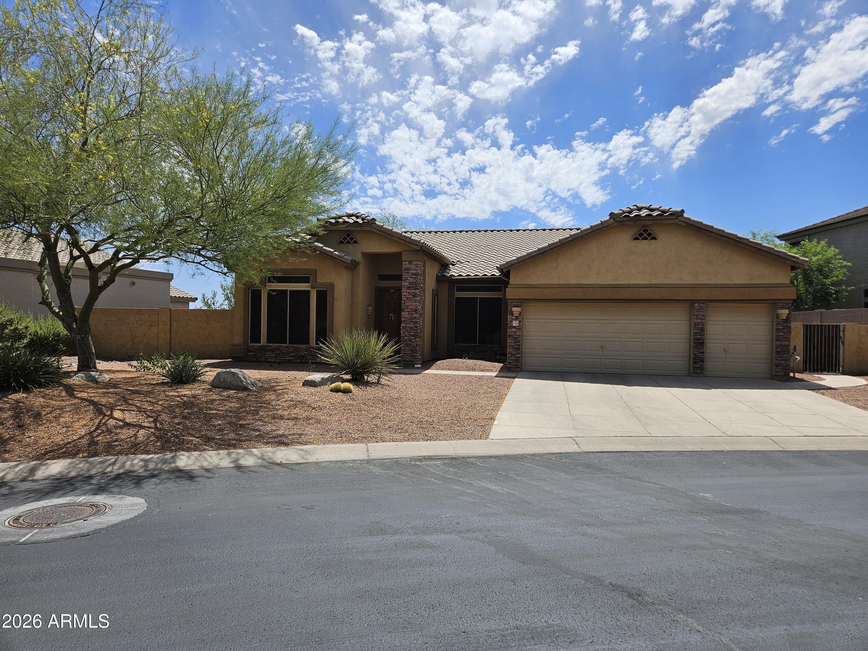 3764 N LADERA Circle