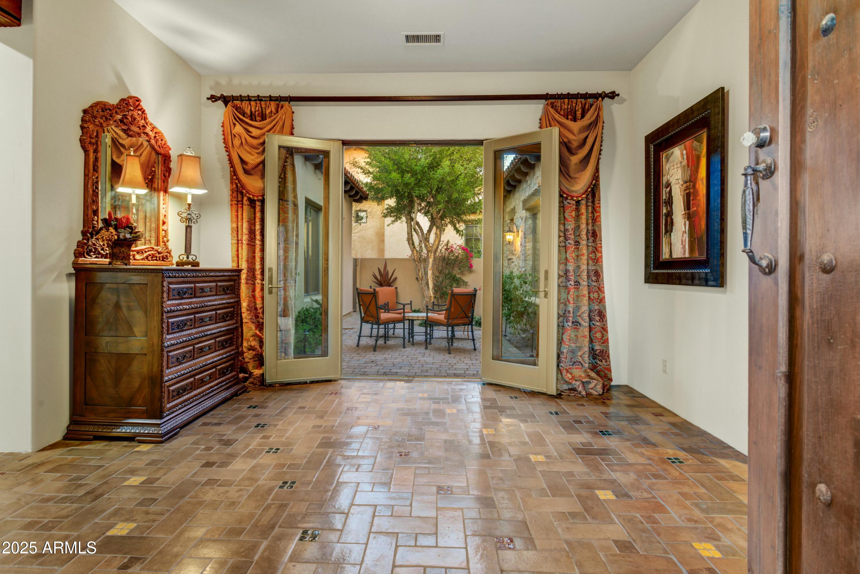 8260 E SUNSET VIEW Drive