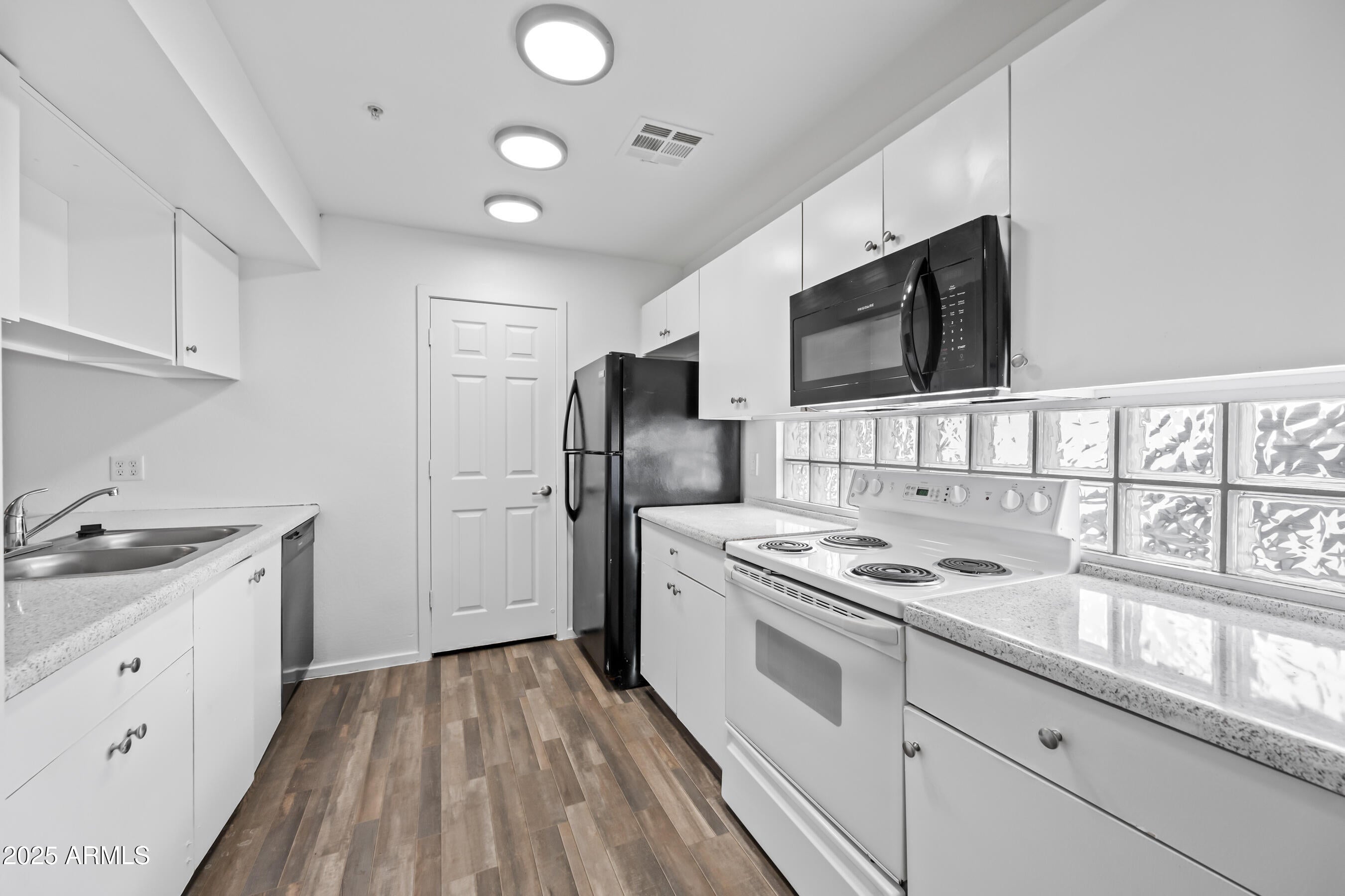 3065 N 67th Avenue Apt 107
