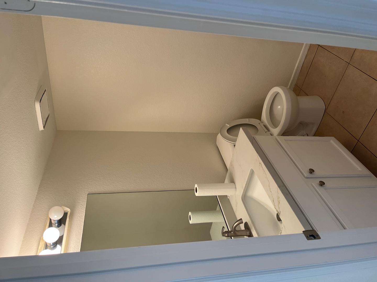 17 E Hillside Street