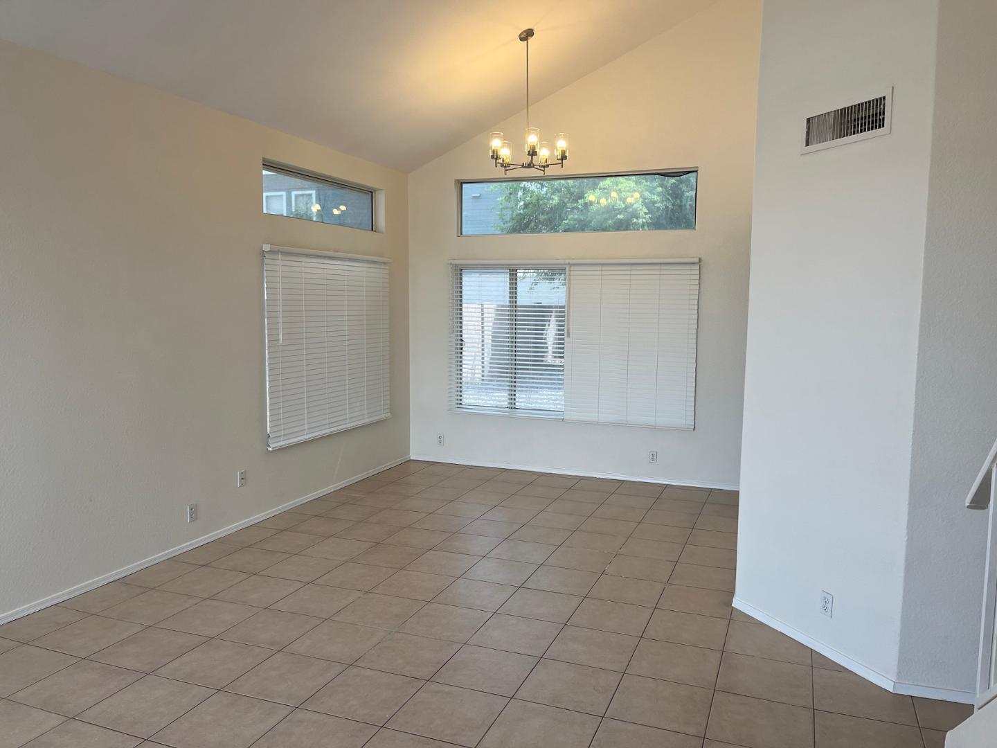 17 E Hillside Street