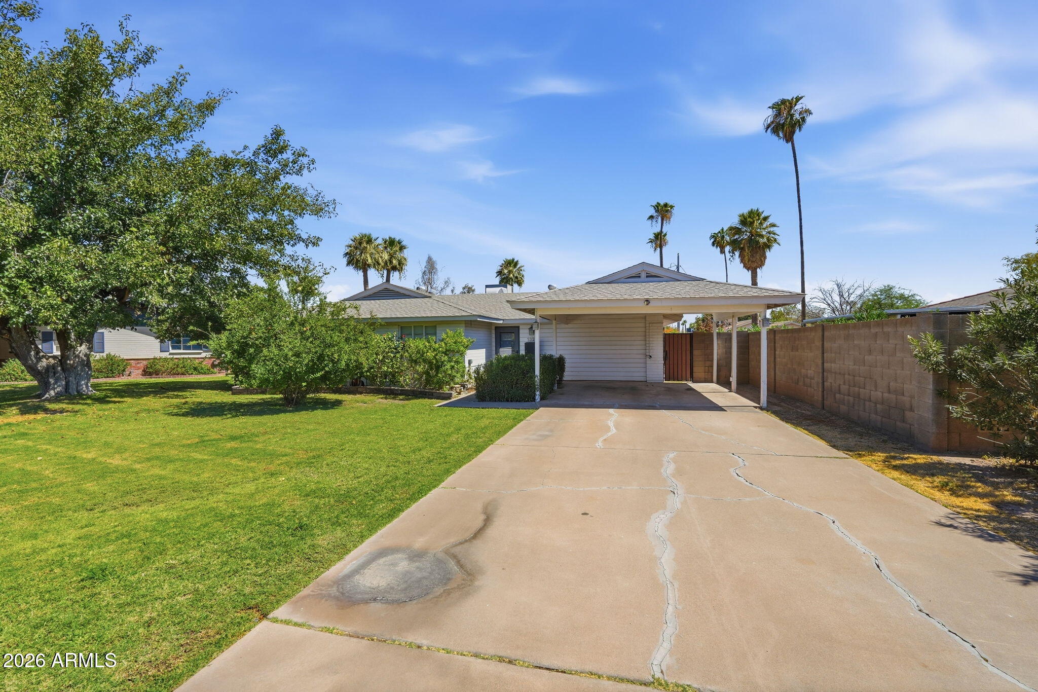 1321 E Earll Dr Drive