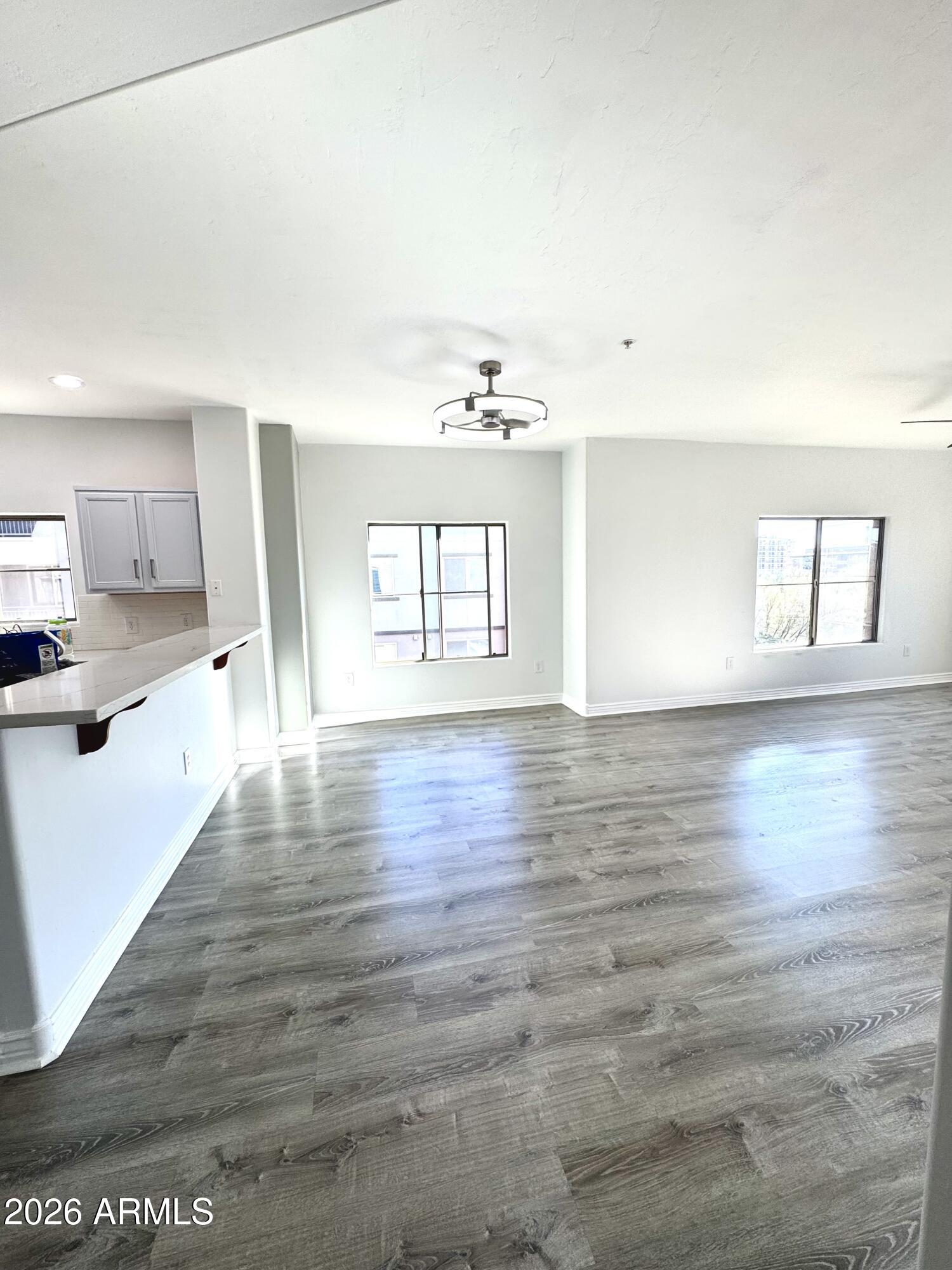 5450 E DEER VALLEY Drive 3023