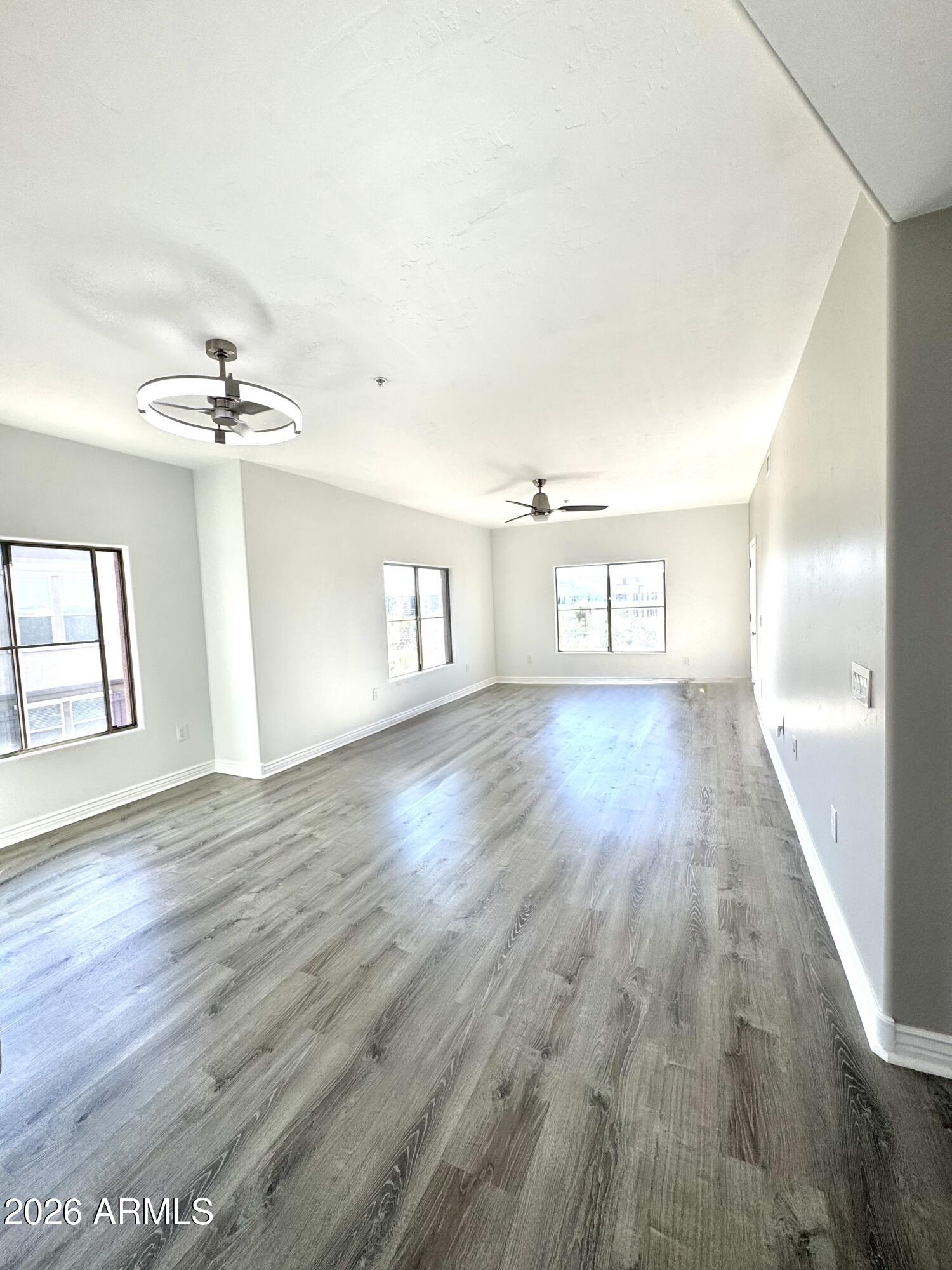 5450 E DEER VALLEY Drive 3023