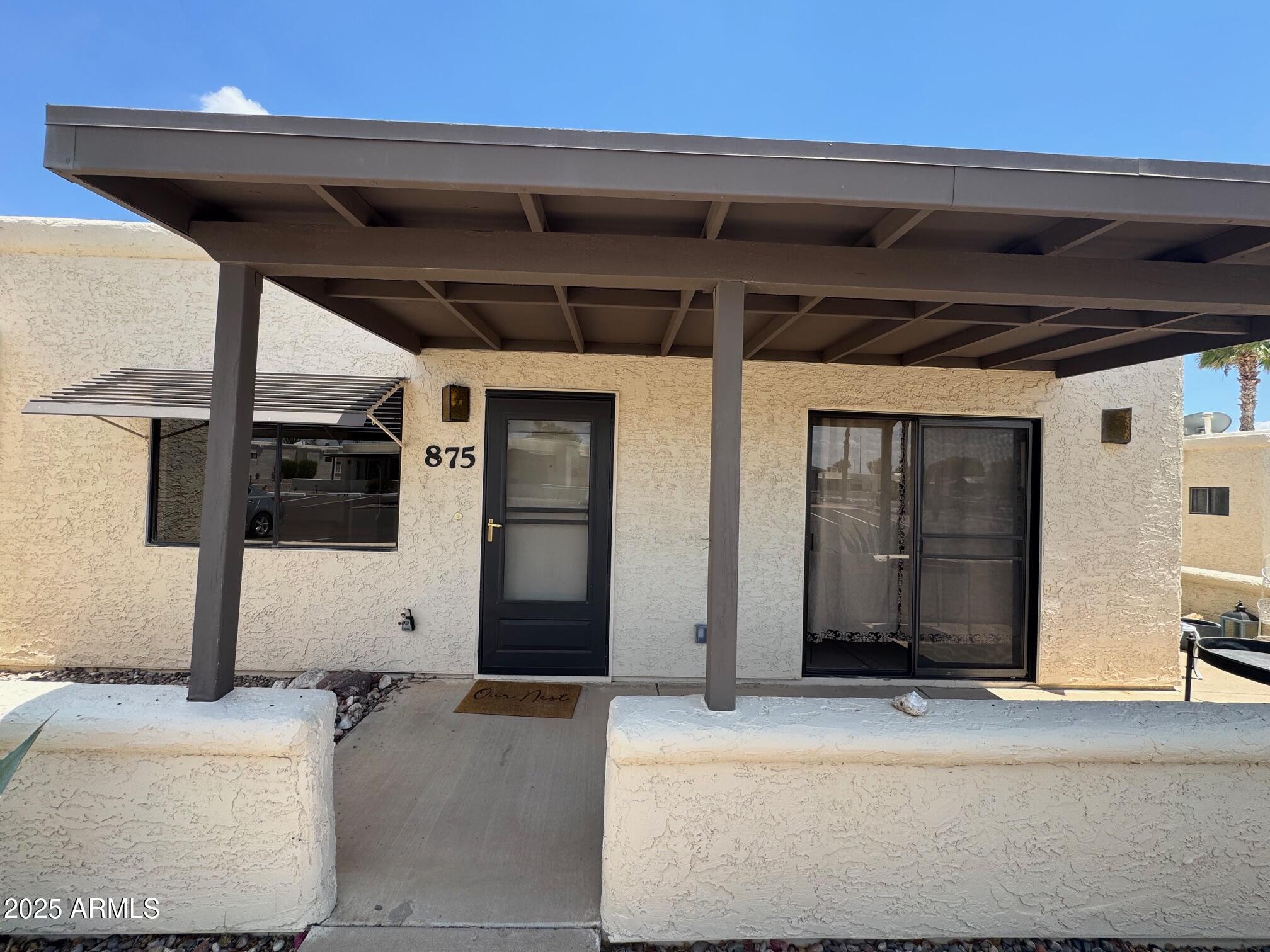 875 E LANCASTER Circle