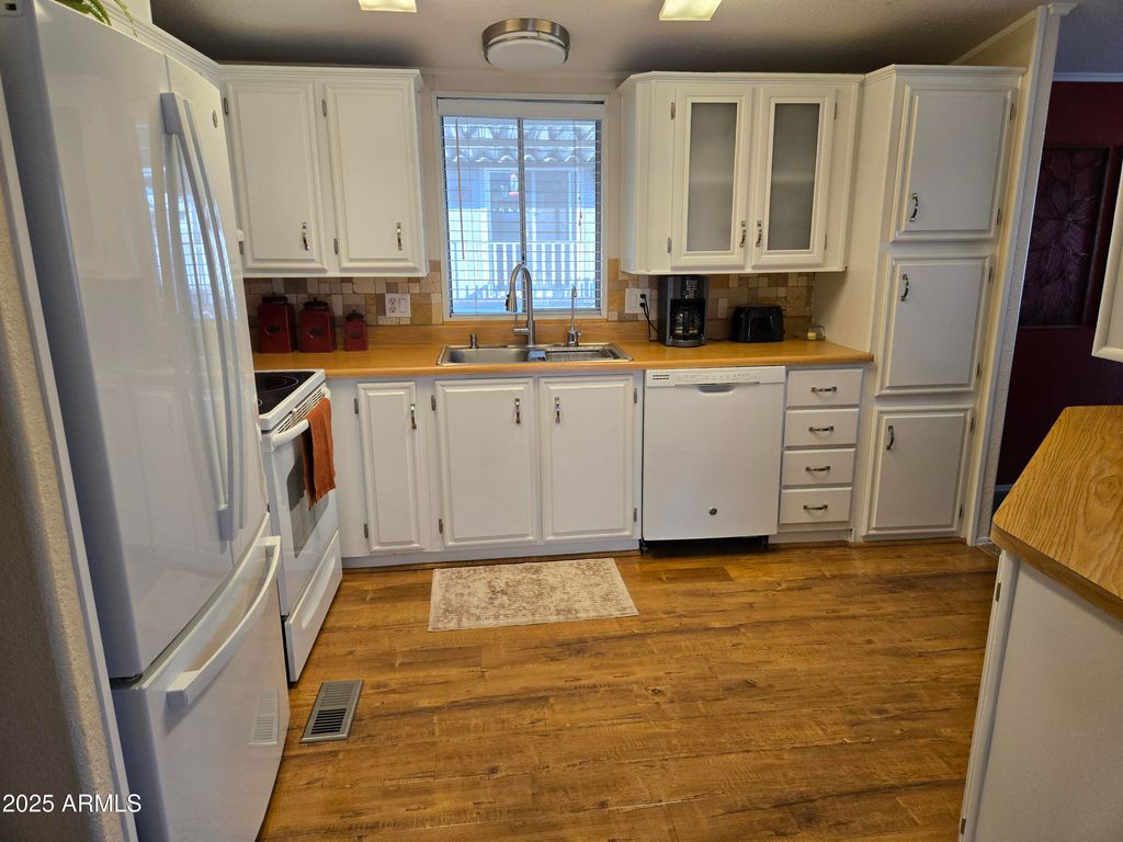 Photo of 301 S Signal Butte Road #826, Apache Junction, AZ 85120 (MLS # 6960526)