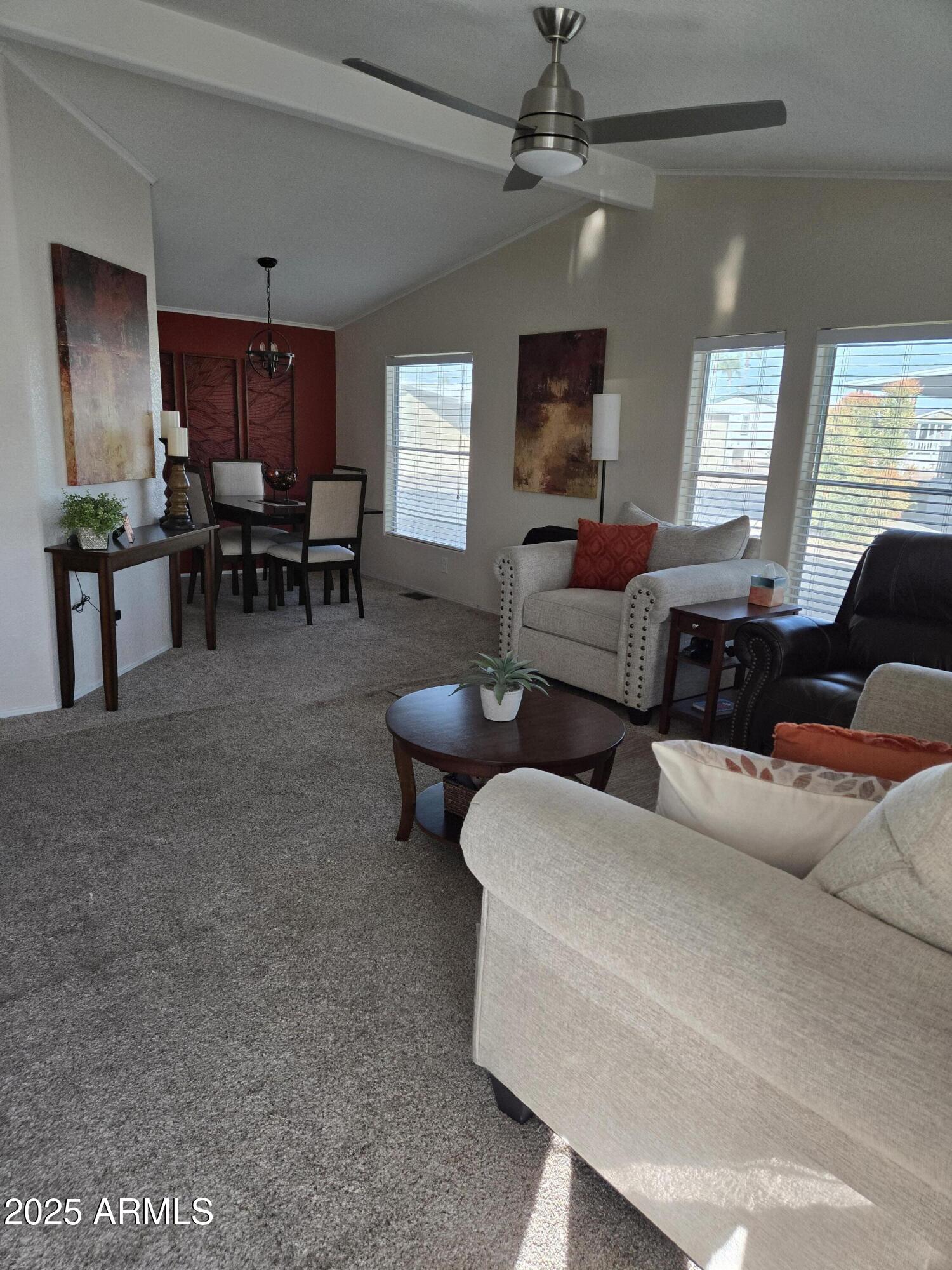 301 S SIGNAL BUTTE Road 826