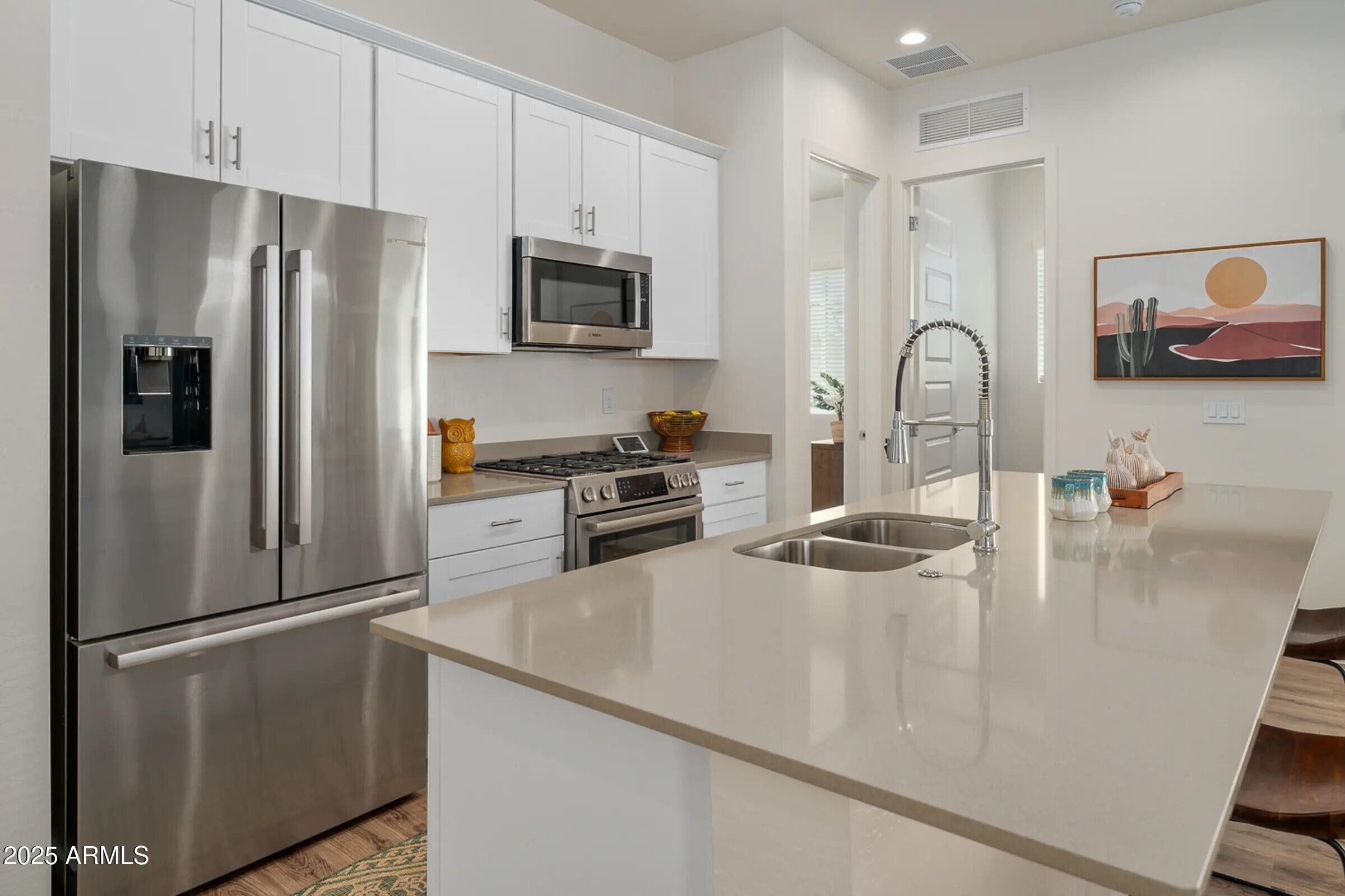 15601 W Cactus Road 1