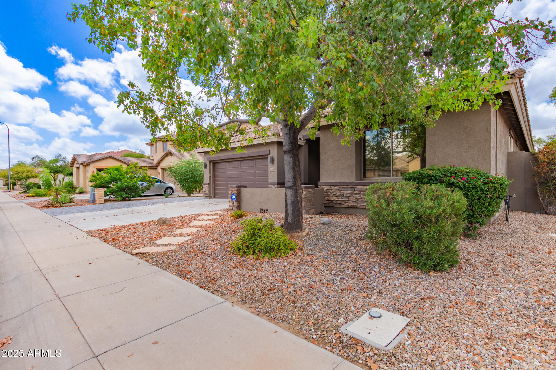 2111 E YELLOWSTONE Place