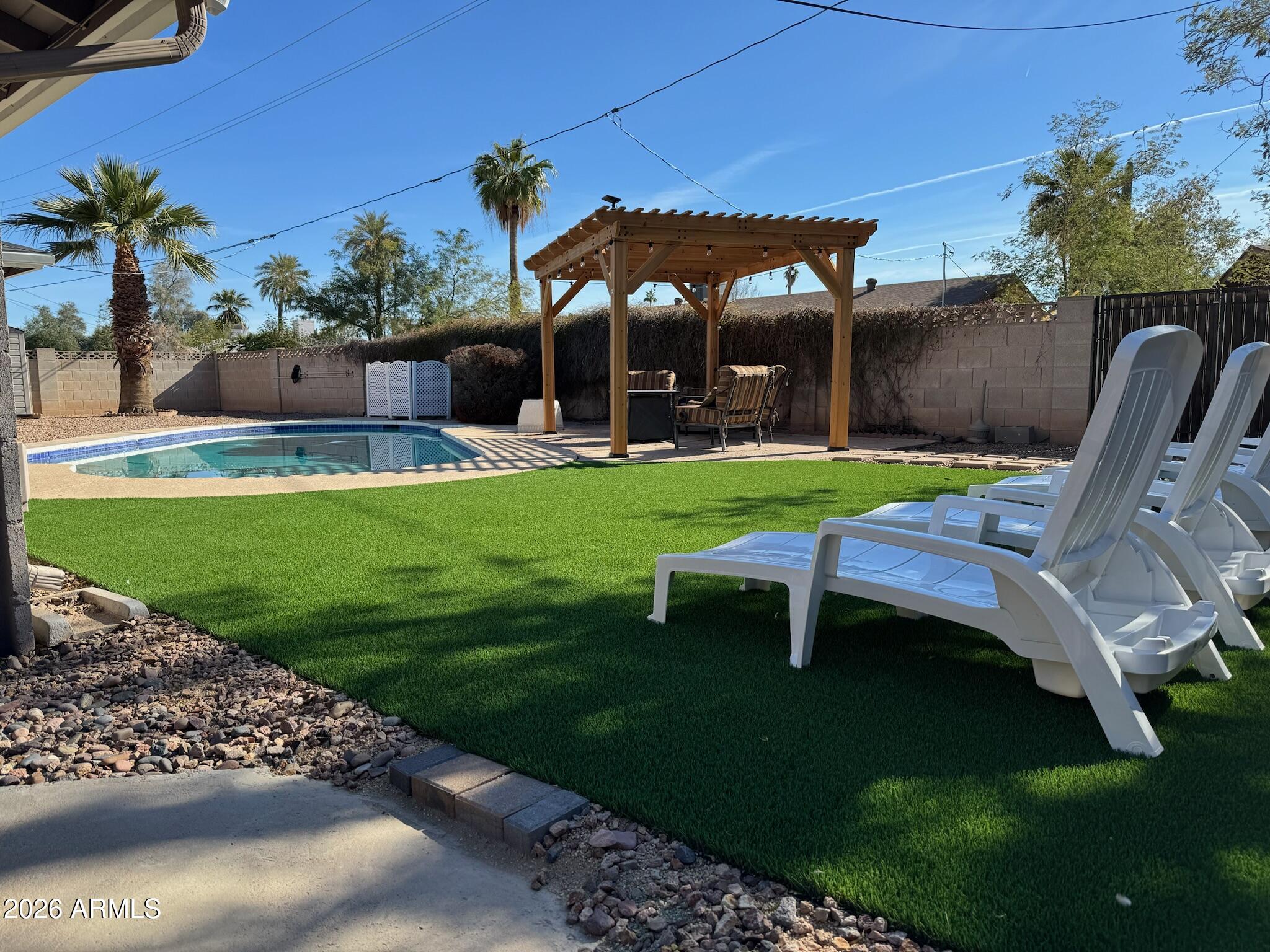 1053 E ALAMEDA Drive