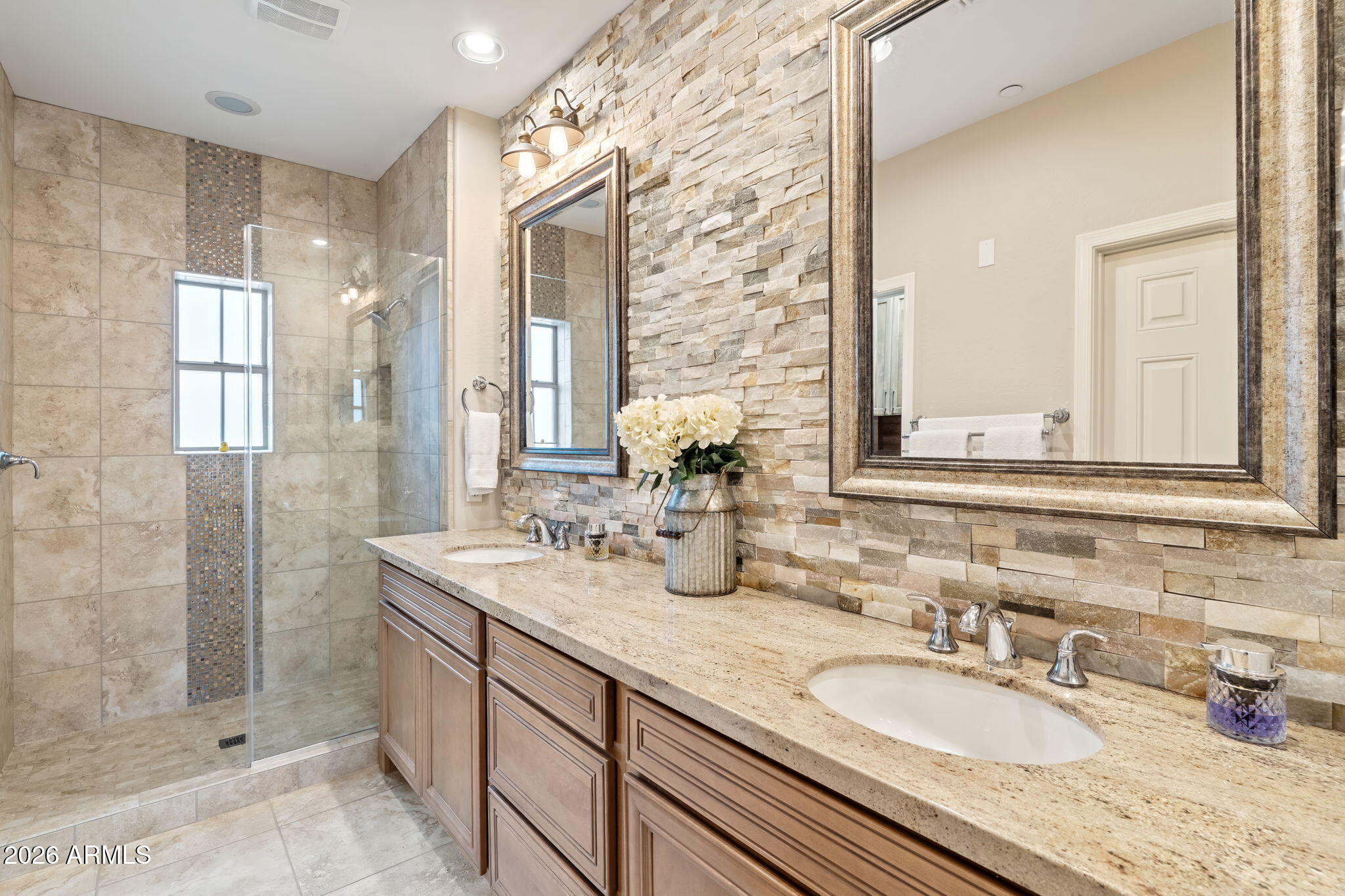 3935 E ROUGH RIDER Road 1332