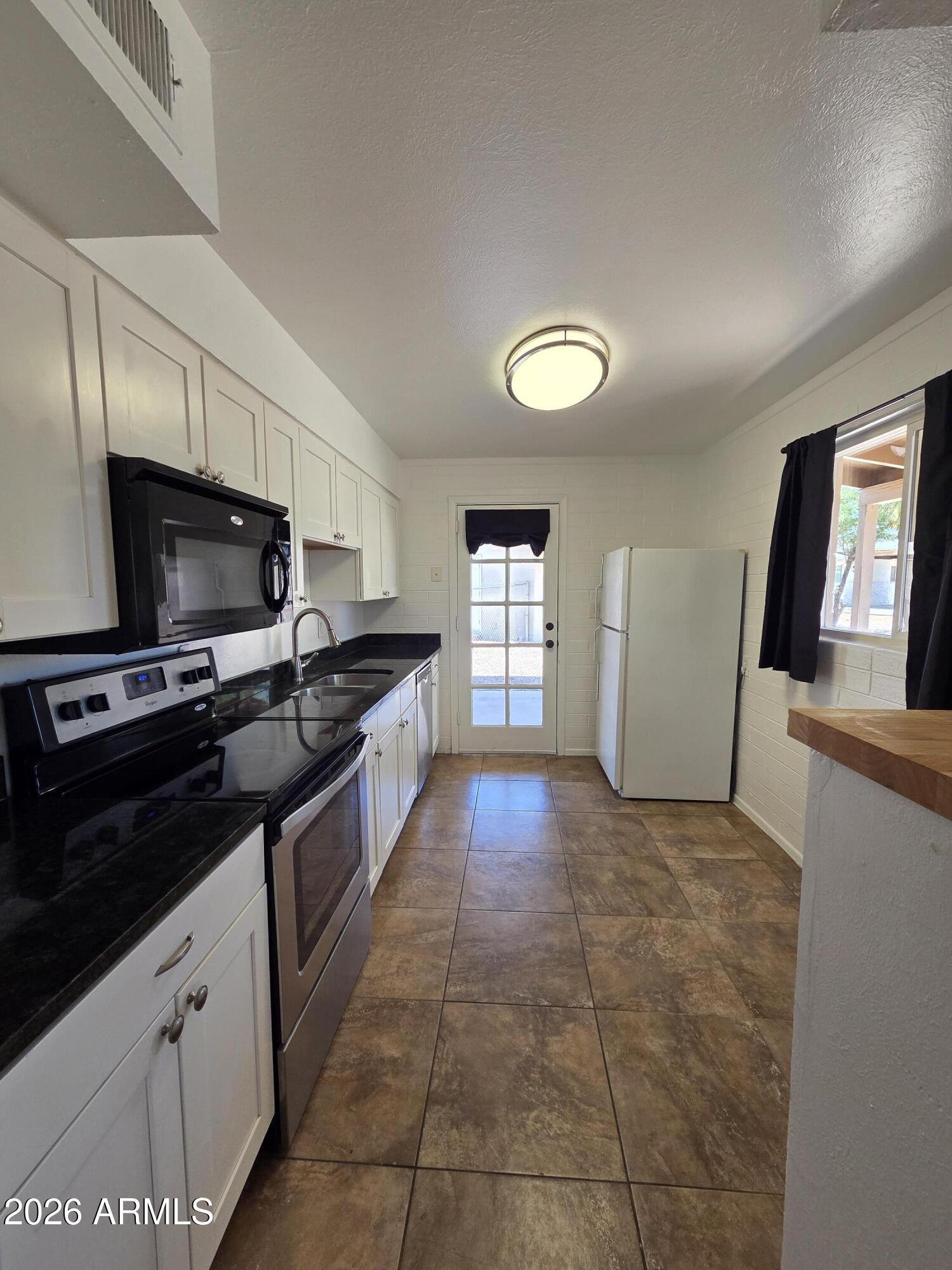 336 S WEAVER Drive