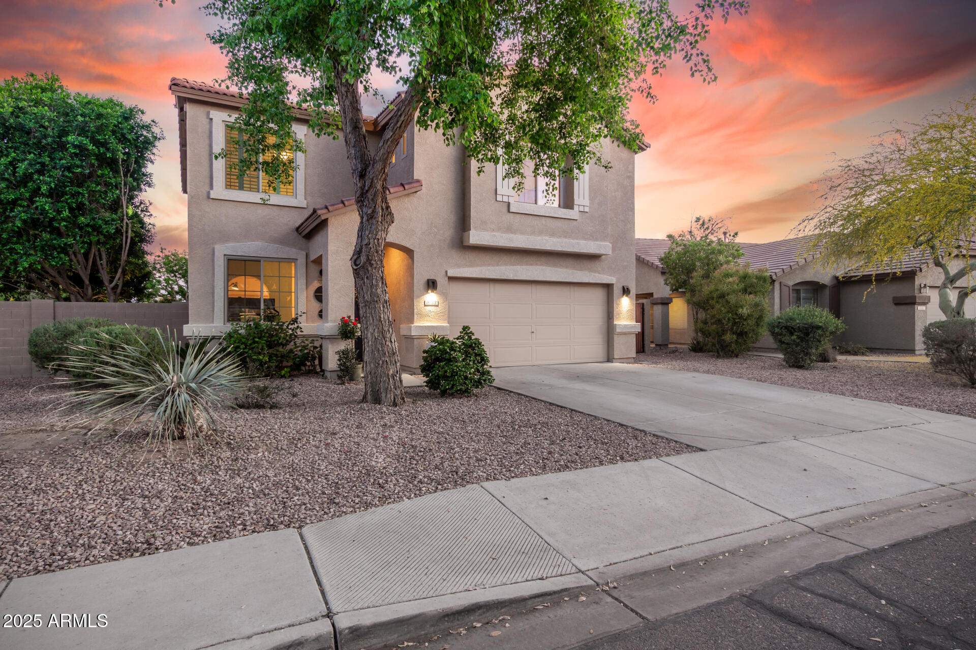 16153 W LISBON Lane