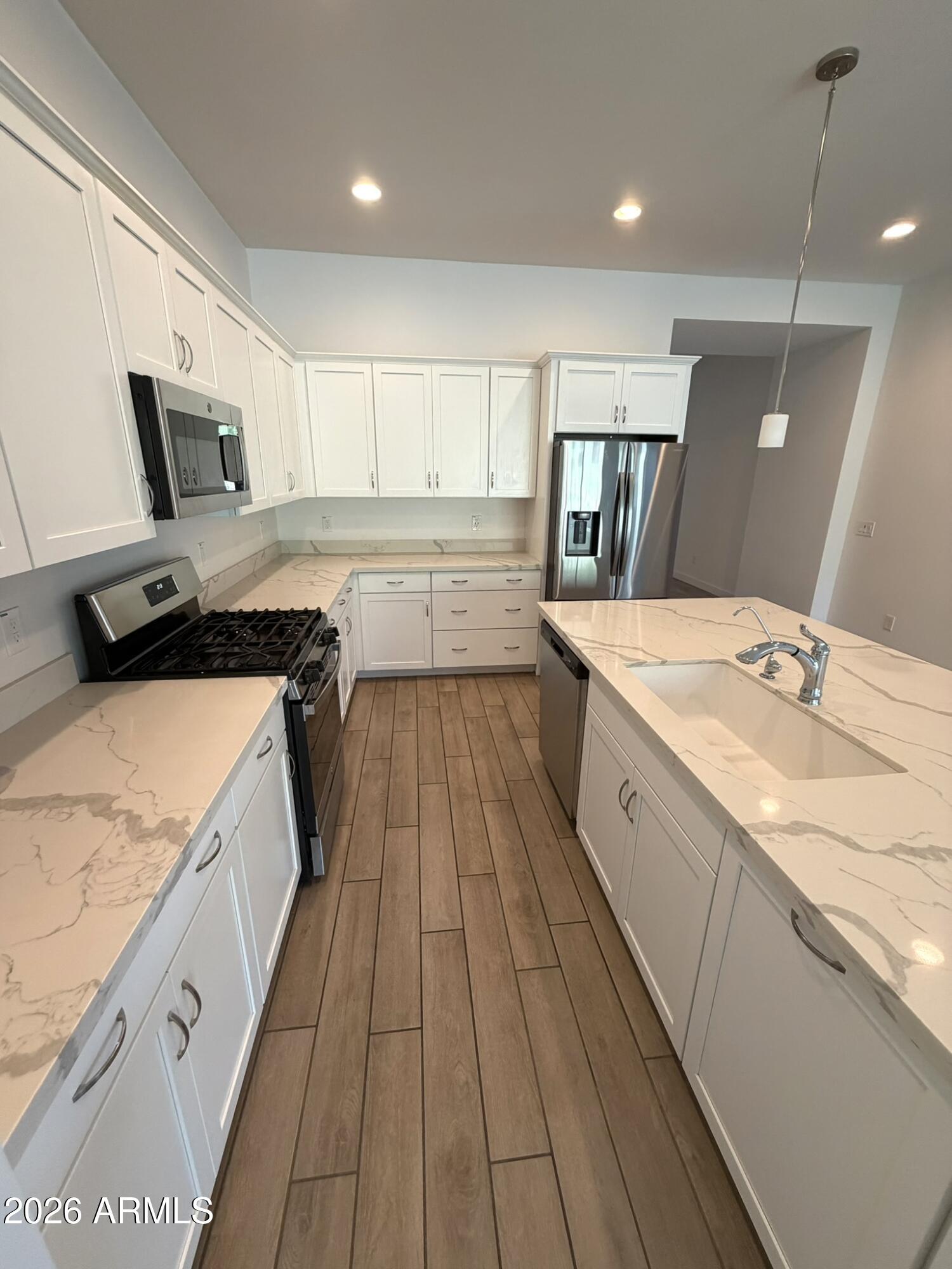 835 E HOPI Trail