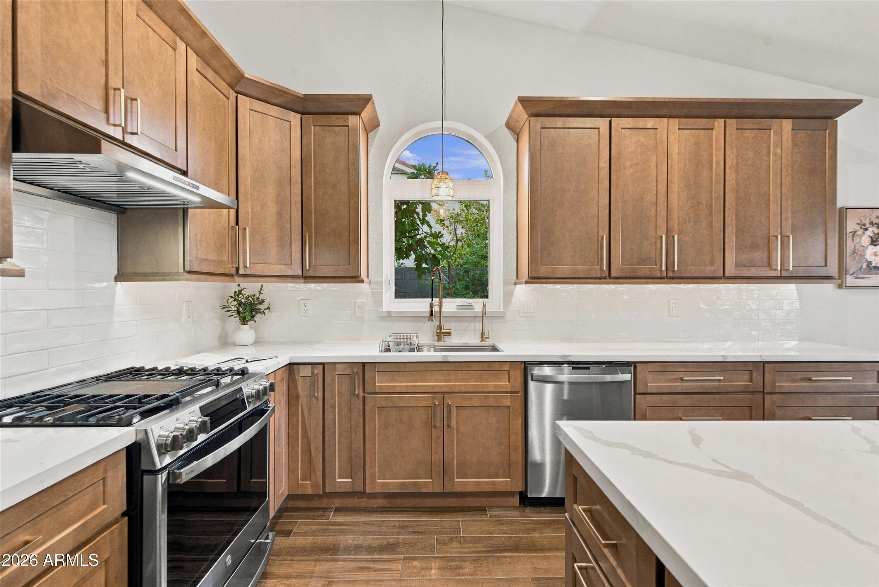 2131 N ALMOND --