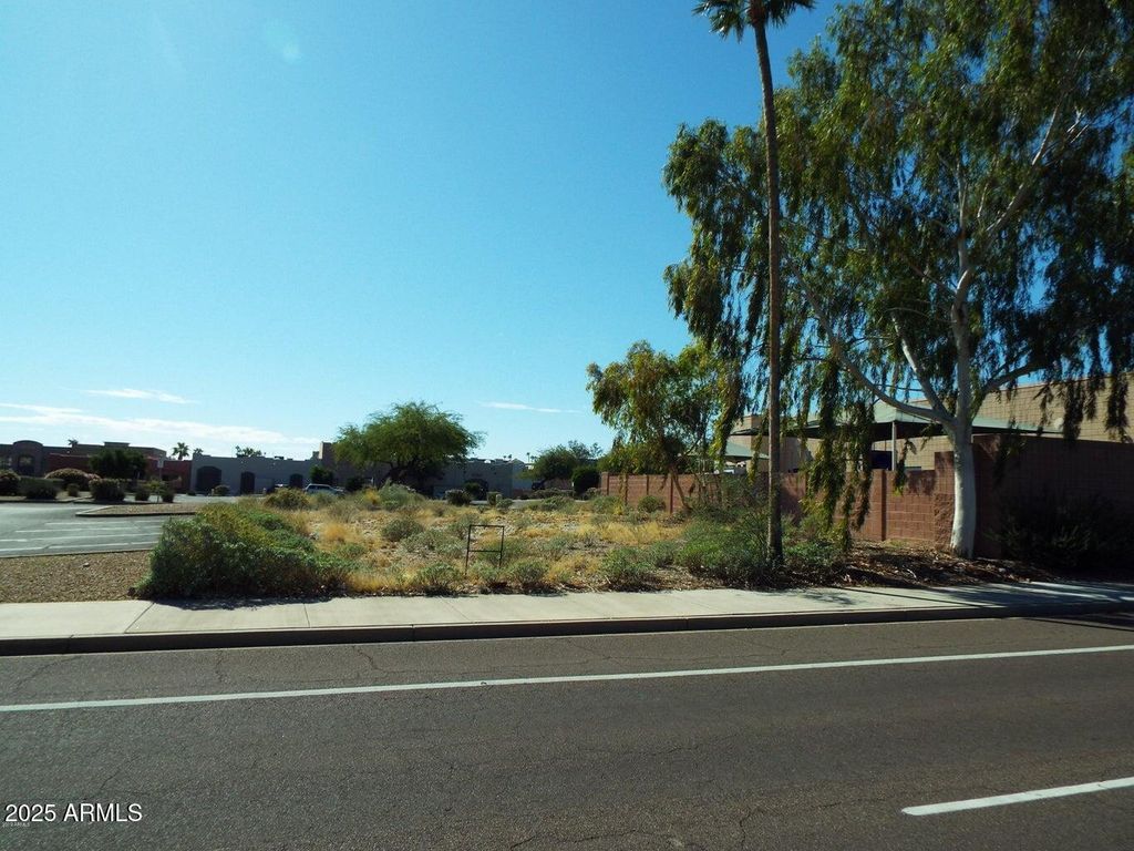 Photo of 16911 E Palisades Boulevard #22, Fountain Hills, AZ 85268 (MLS # 6887737)