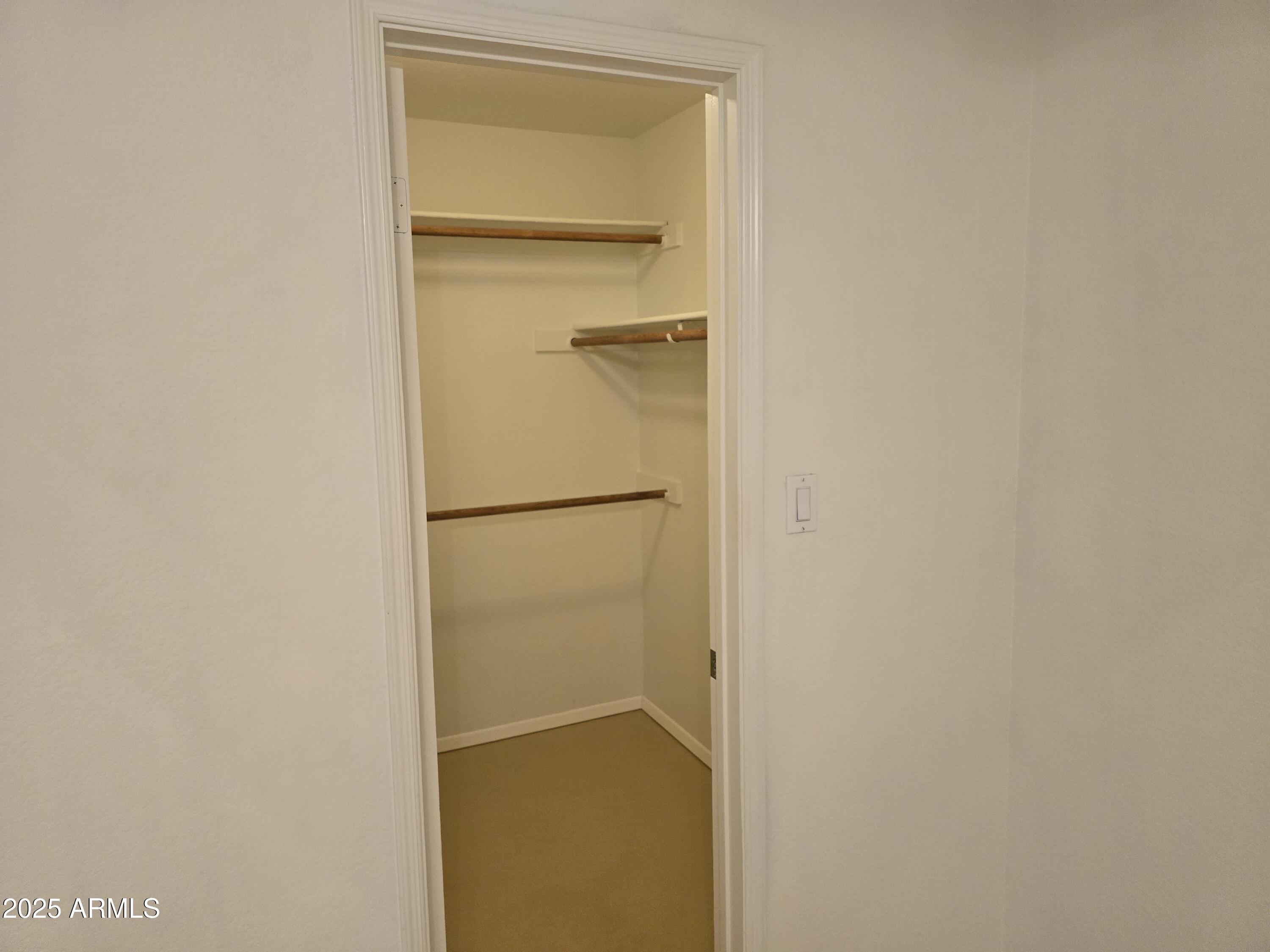 8787 E mountain view Road 1020