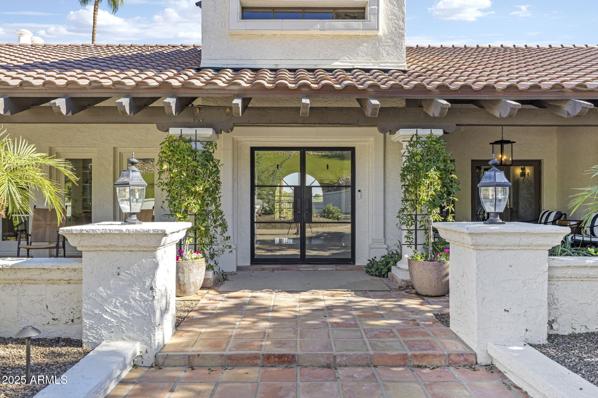 4801 E MOONLIGHT Way