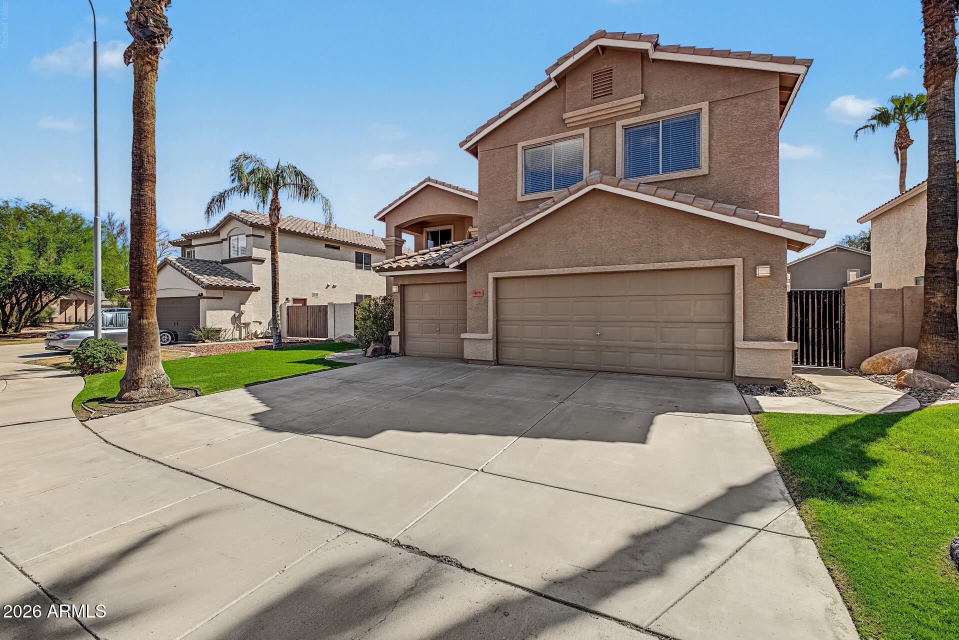 465 W REDWOOD Drive