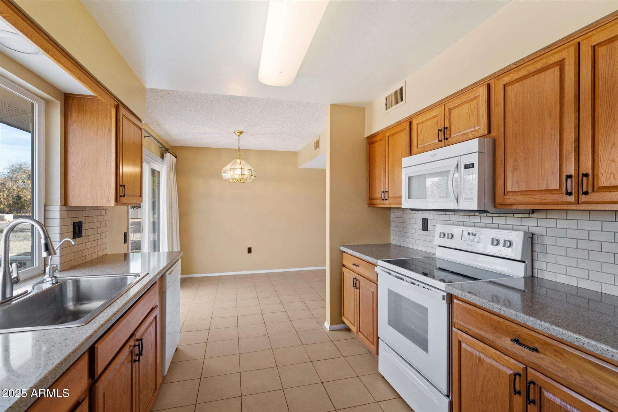 10528 W TUMBLEWOOD Drive